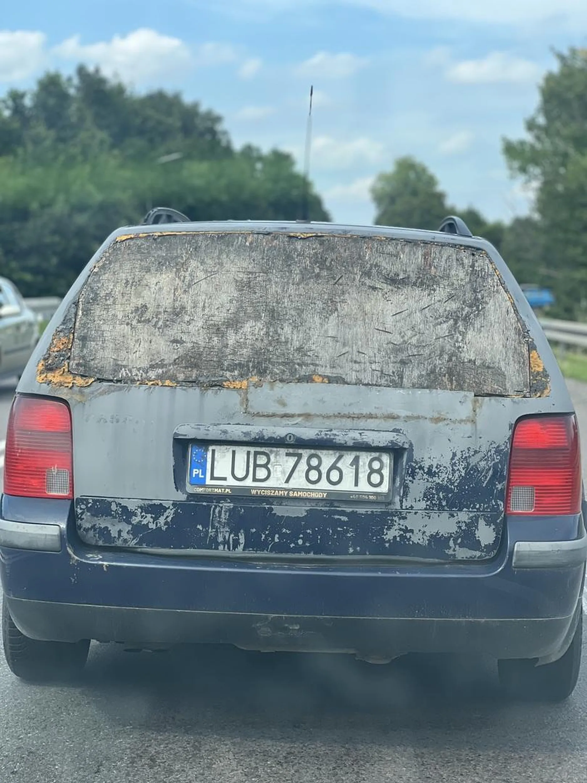 Chłopie wstaw szybę se ?