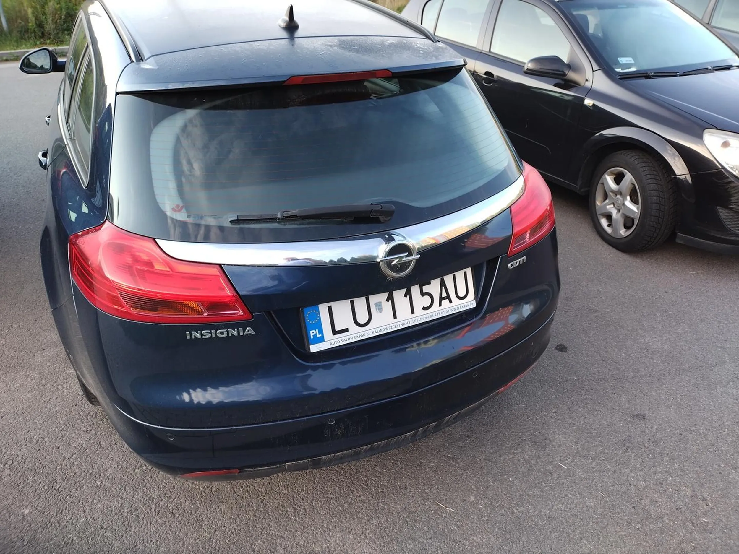 Wynajął mieszkanie, na parking zbrakło więc parkuje pod szkołą tam gdzie dzieci wysiadają do szkoły. Taki pasożyt społeczny!