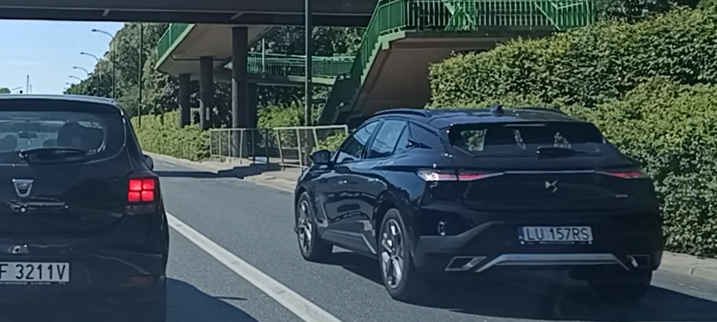 Bandyta drogowy przejeżdża po Bus pasie i ma prawo w D...e