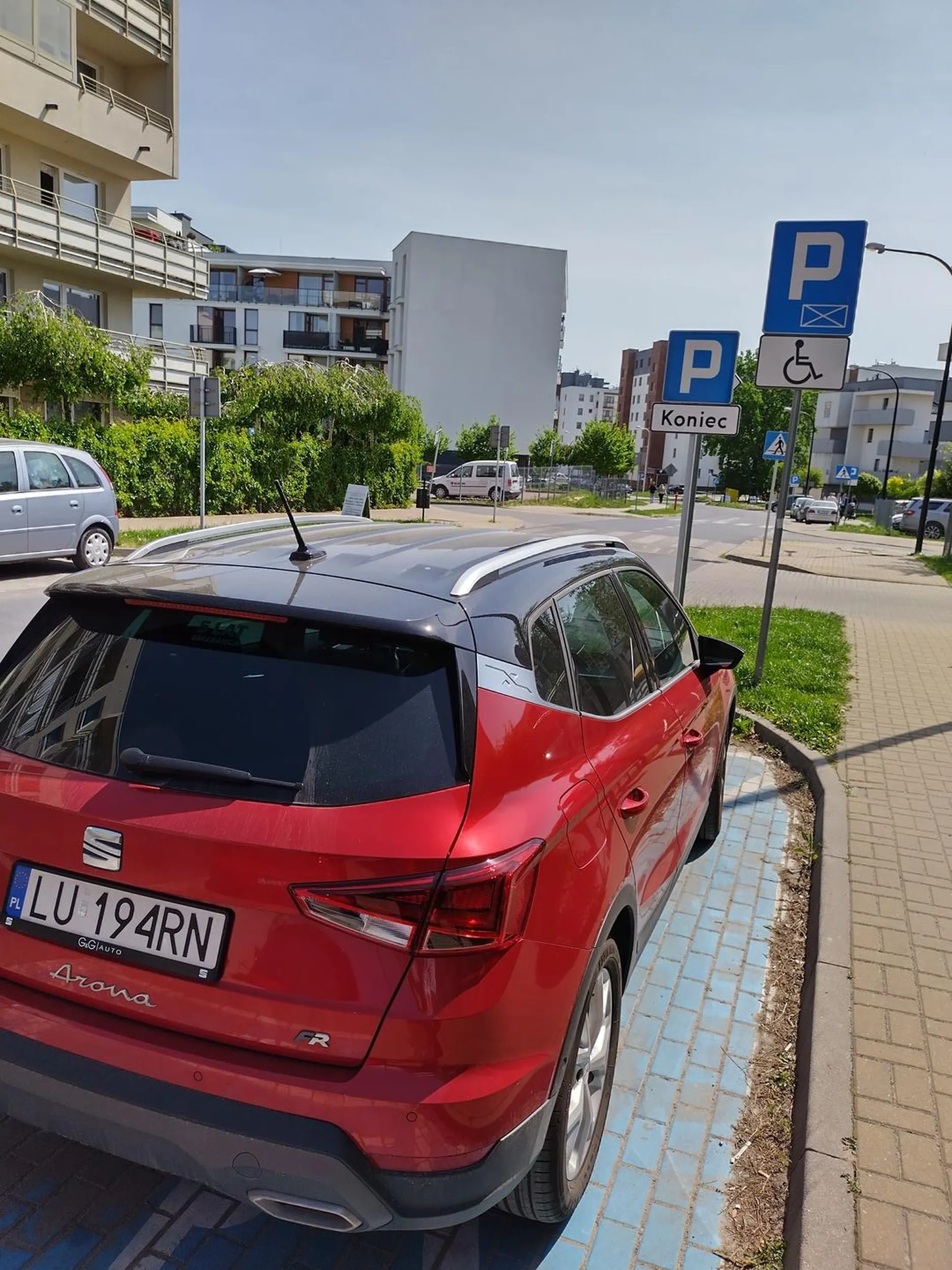 Ot jak to można komuś zazdrościć? Tylko czego kierowca zazdrości? Niepełnosprawności? Żenada....