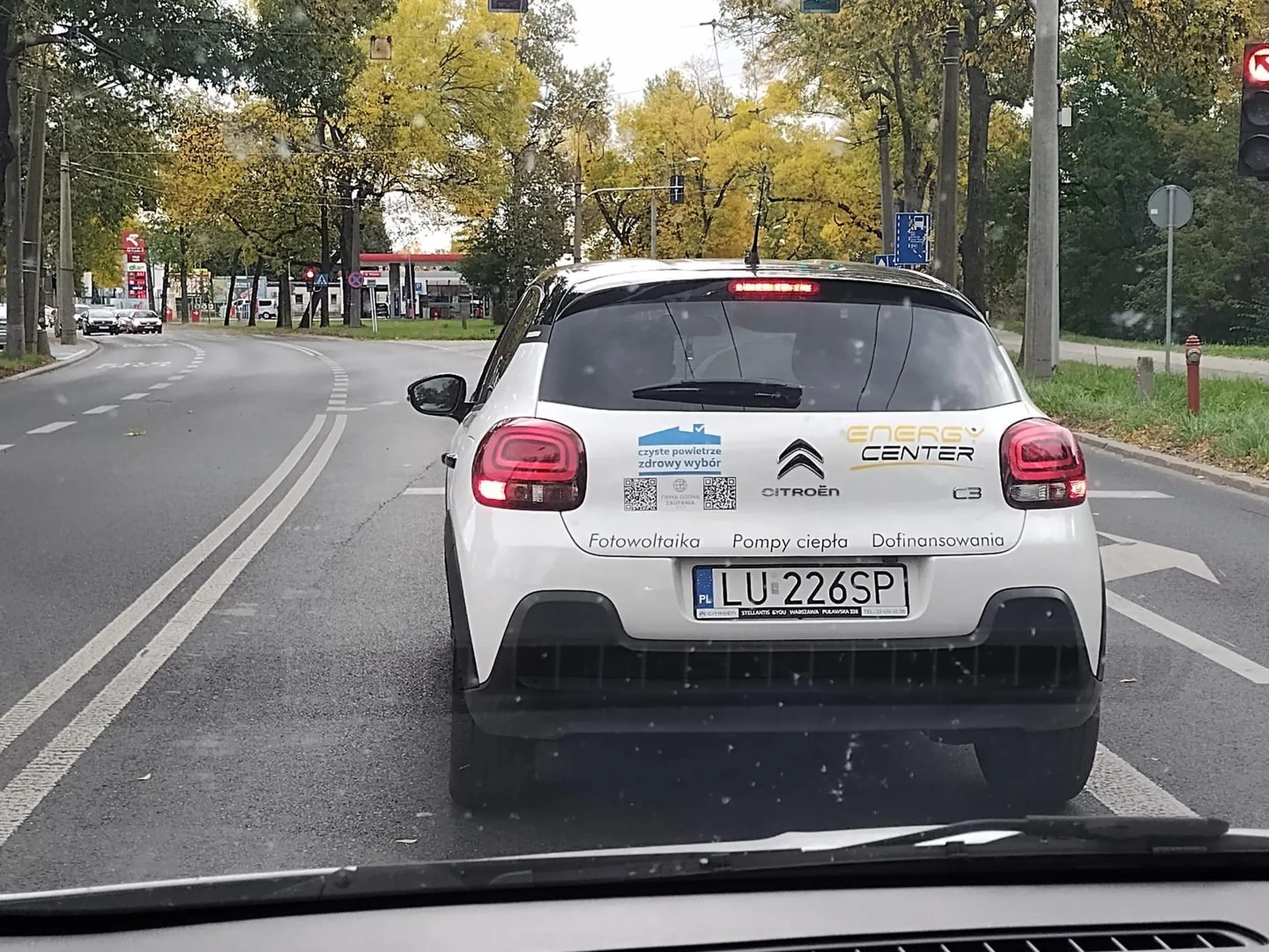 Sprzedaję fotowoltaike, a sam jeździ na benzynę. I do tego jeździ jak wariat. Żeby było chociaż czym??? ?