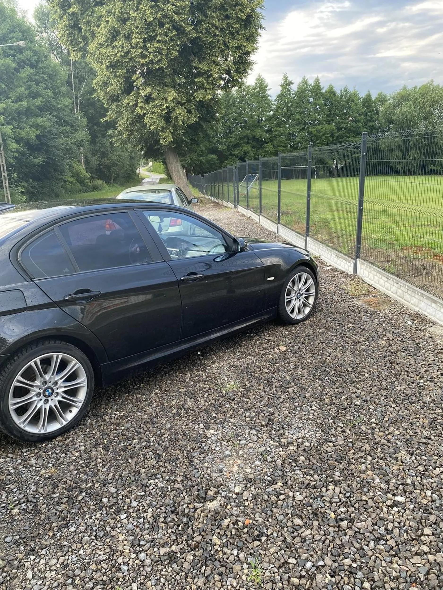 Kolega zapierdala jak glupi