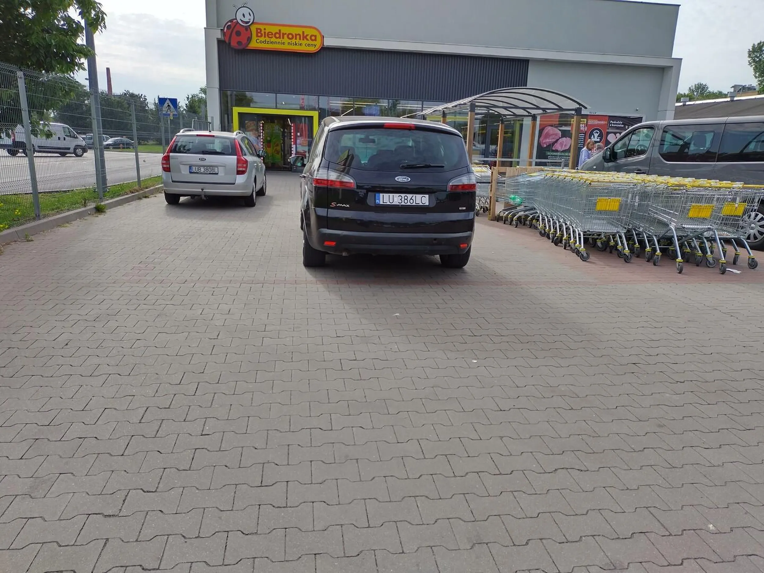 A czemu nie potrafiłeś zaparkować na 4 miejscach? Zabrakło umiejętności???