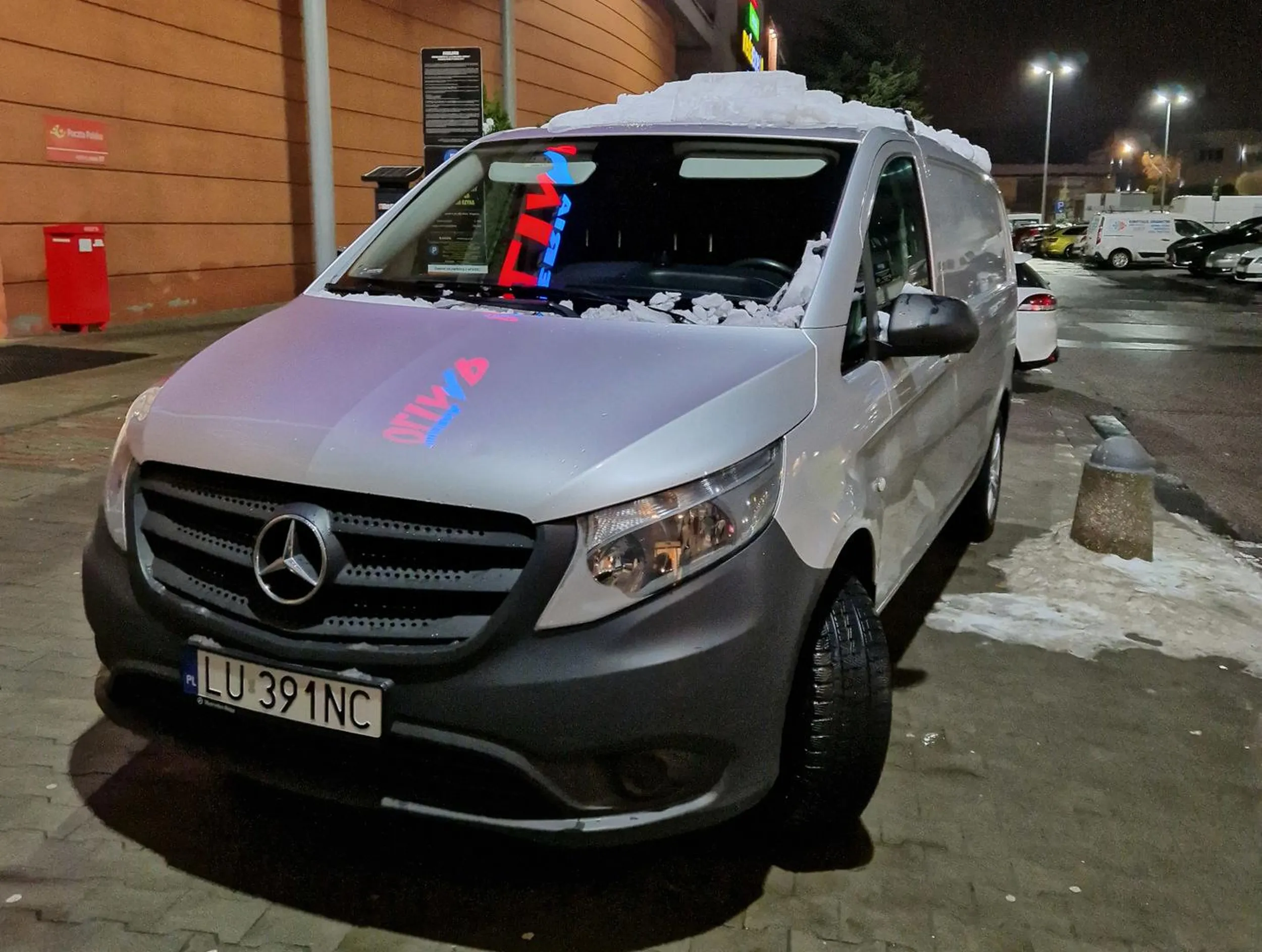 Kolejny bałwan nieodśnieżony...