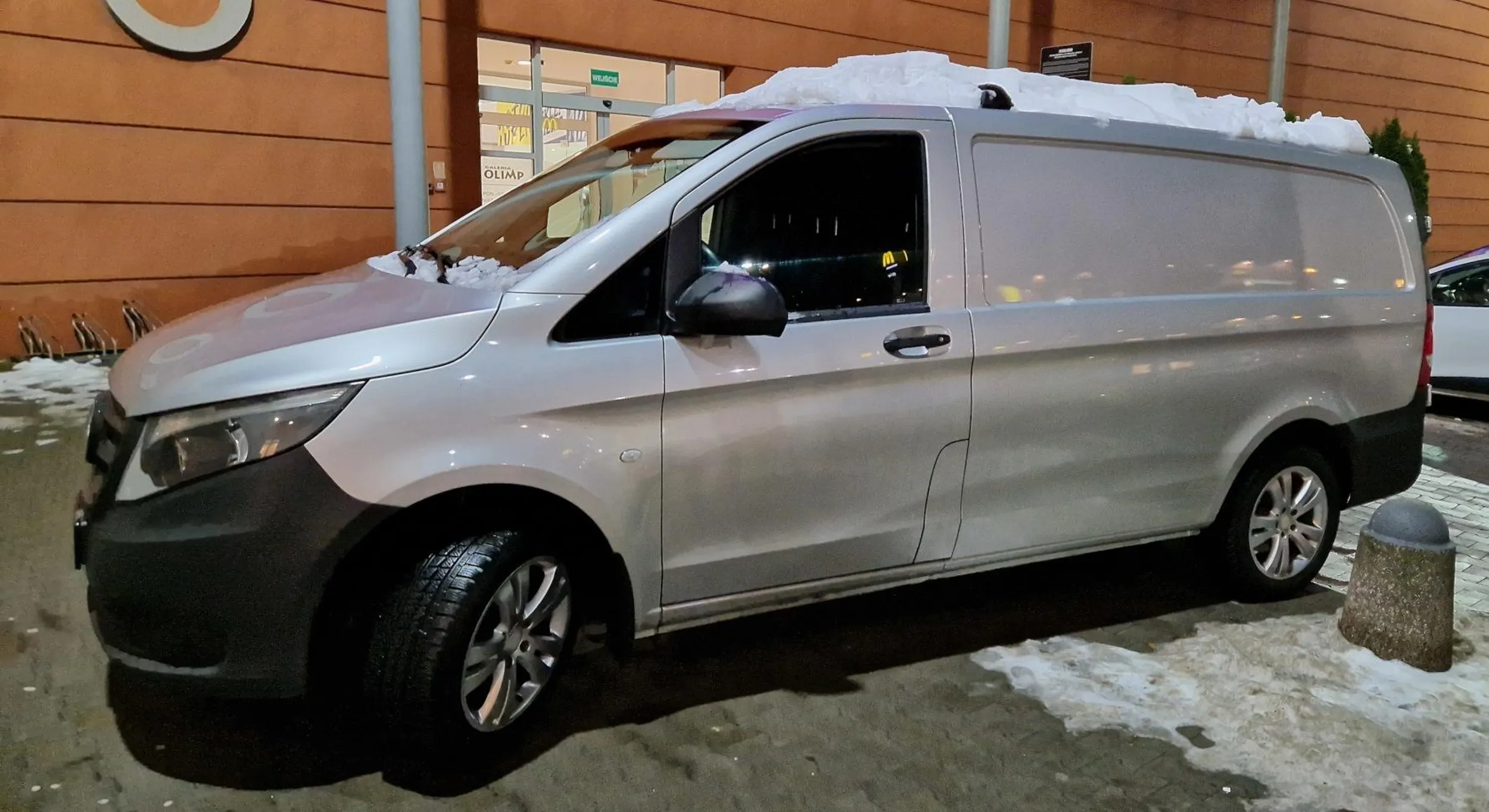 Kolejny bałwan nieodśnieżony...