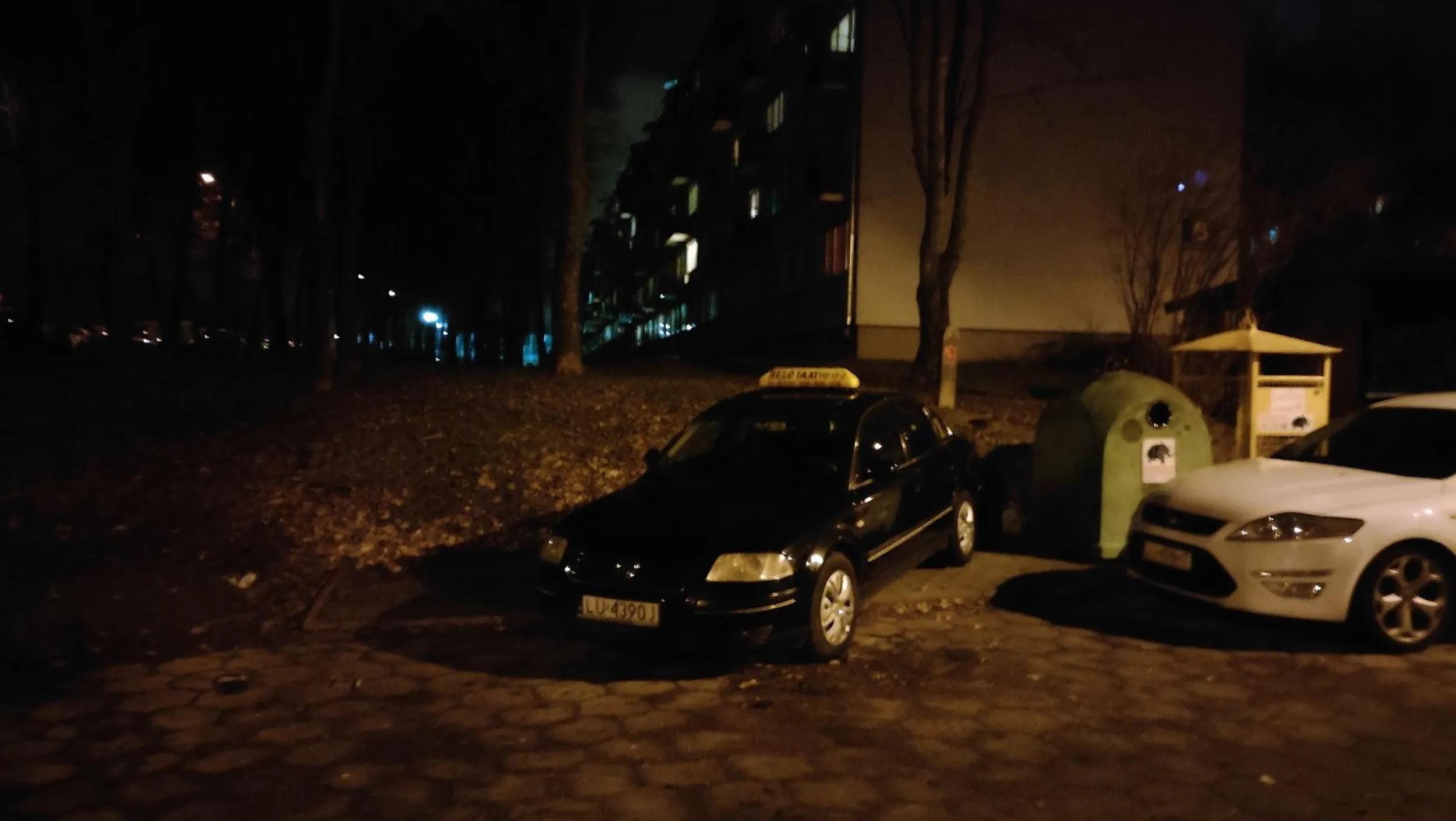 Naucz się parkować parowo, a nie dwa miejsca zajmujesz