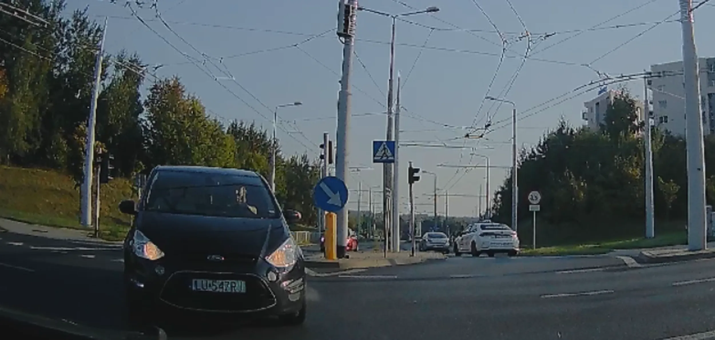 Wyjechała na czołówke. Ledwo wyhamowałem. Ludzie błagam patrzcie gdzie jedziecie.