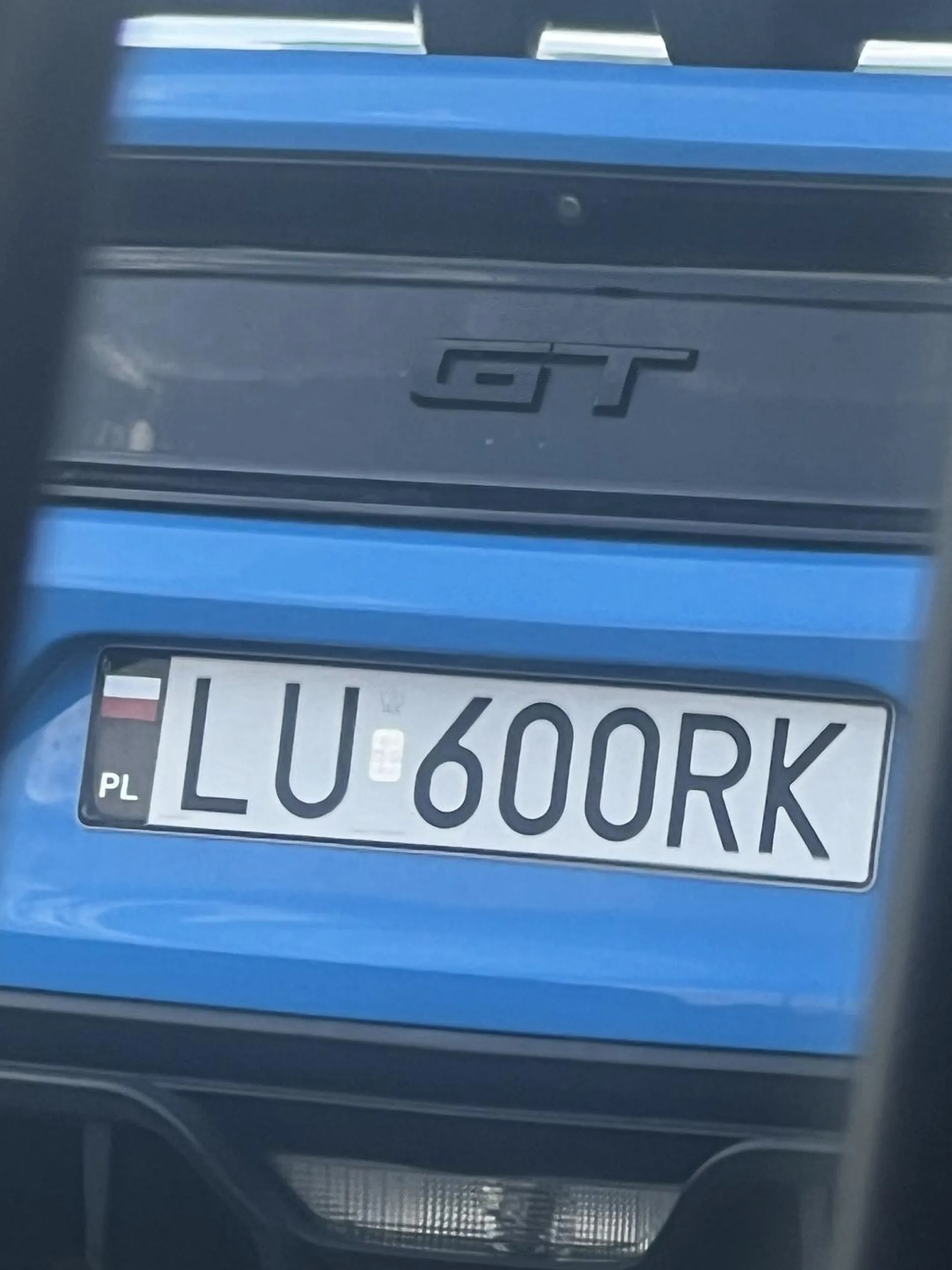 Tablica lewa, auto bite ze stanów za kółkiem prostak bez żadnych umiejętności. Za tą tablicę bedzisz Pan pociągnięty do odpowiedzialności karno-sądowej. Sprawa zgłoszona, a jeszcze raz na osiedlu dzieci mi wystraszysz to ci pianką wydcech wyciszę.