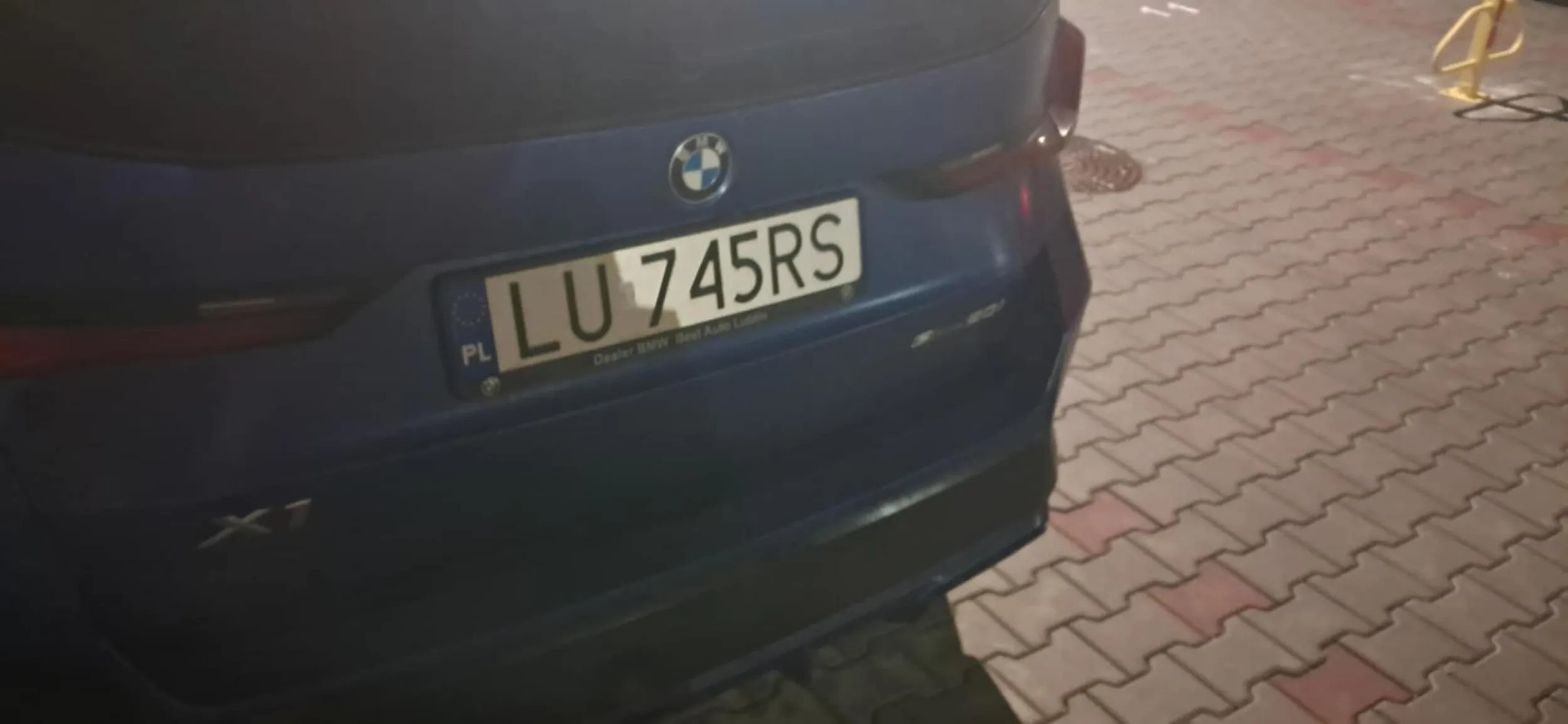 Za parkowanie na zarezerwowanym miejscu powinienes dostac takie loko że to hej