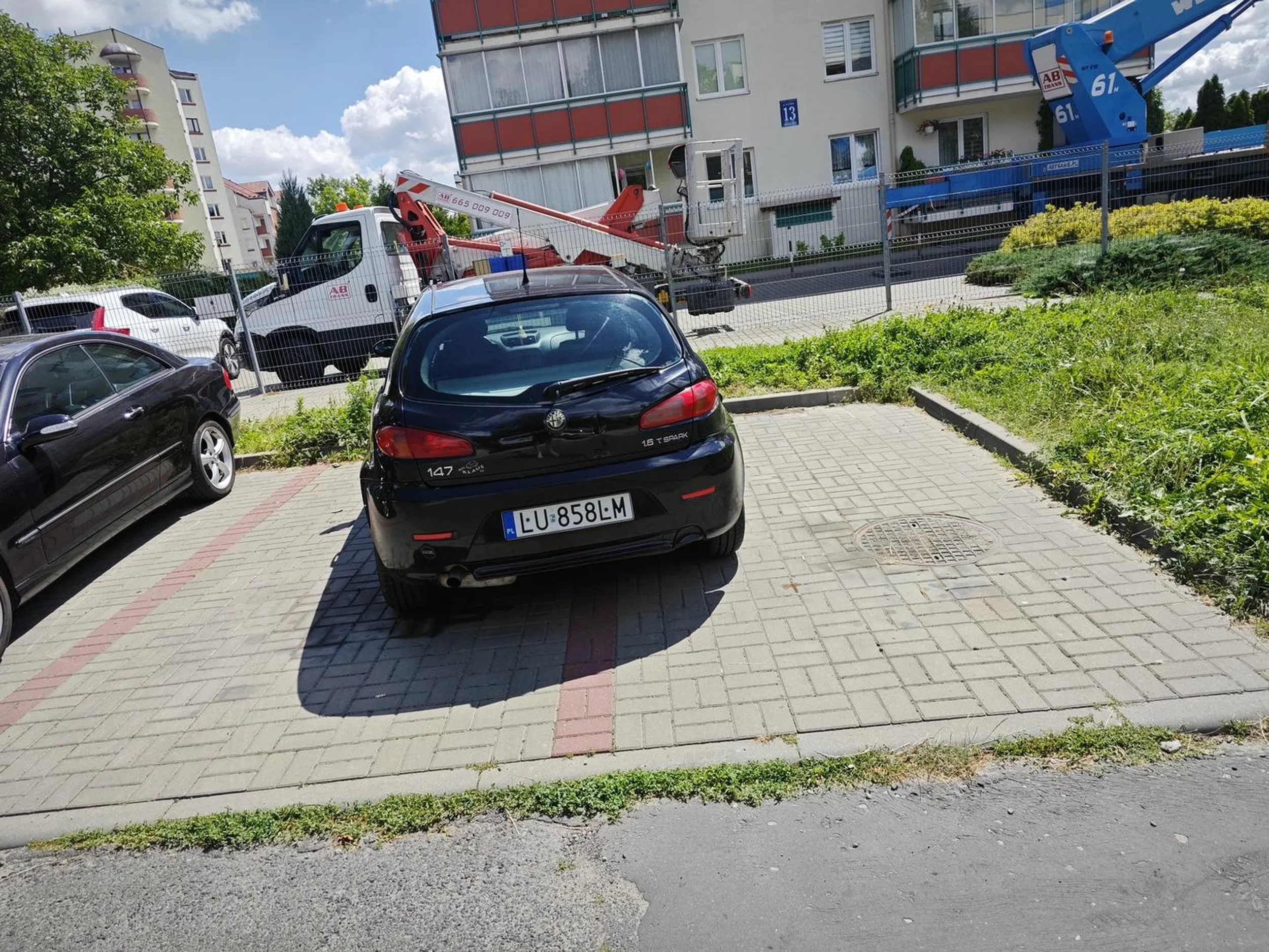 Prawo jazdy chyba wygrane w jakiejś loterii. Nie pozdrawiam tych tępaków