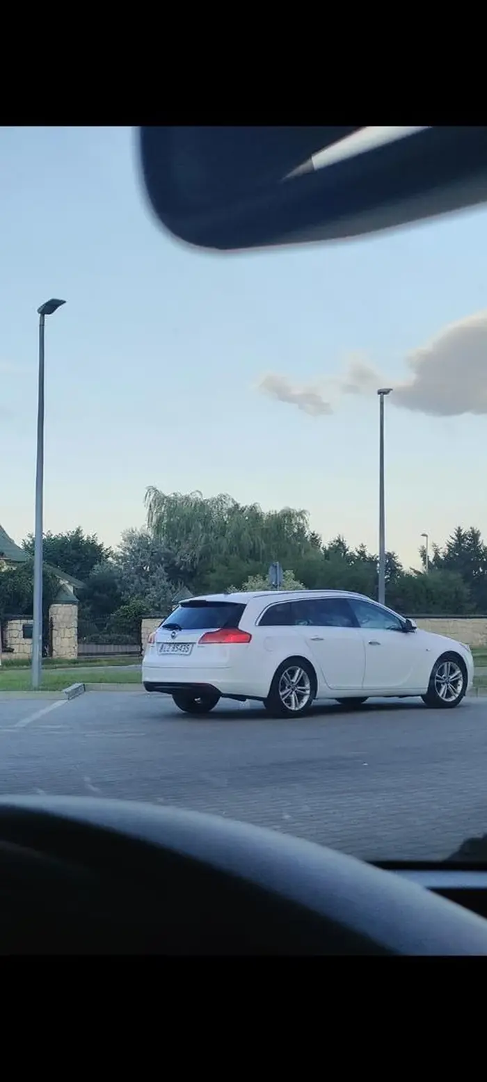 Parkowania skośnego to chyba nie nauczyli