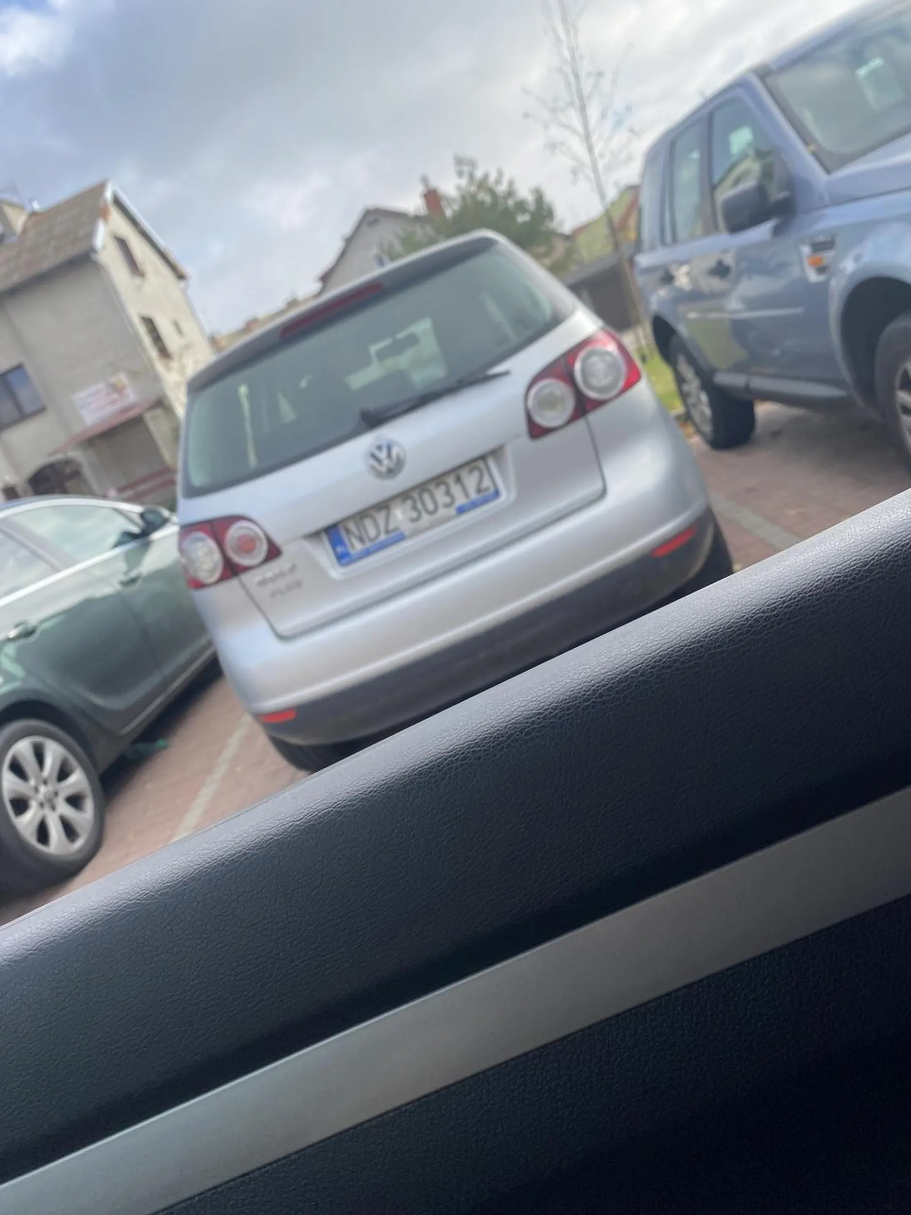 Chamska baba miejsce kradnie