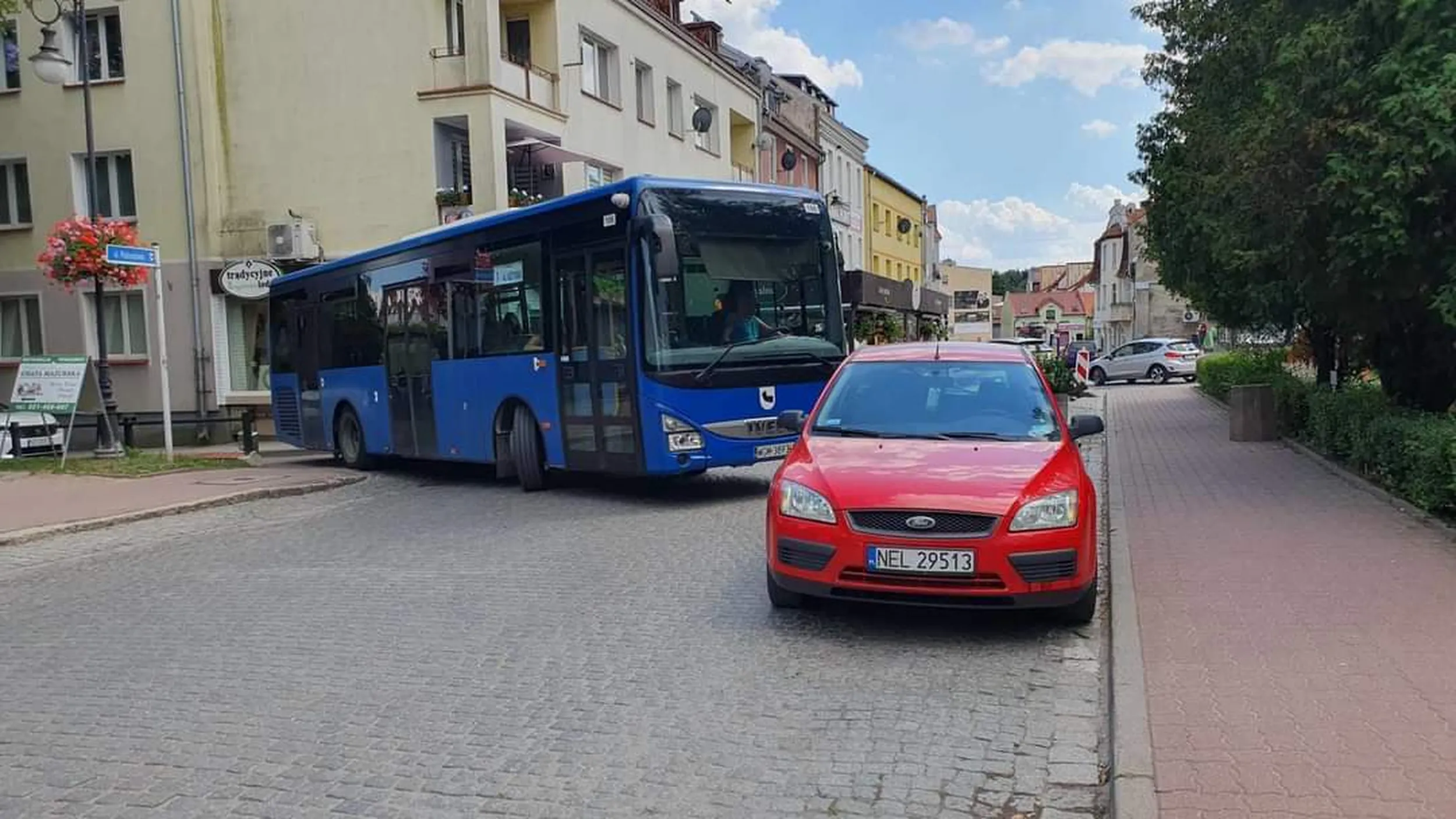 Nieprawidłowe parkowanie