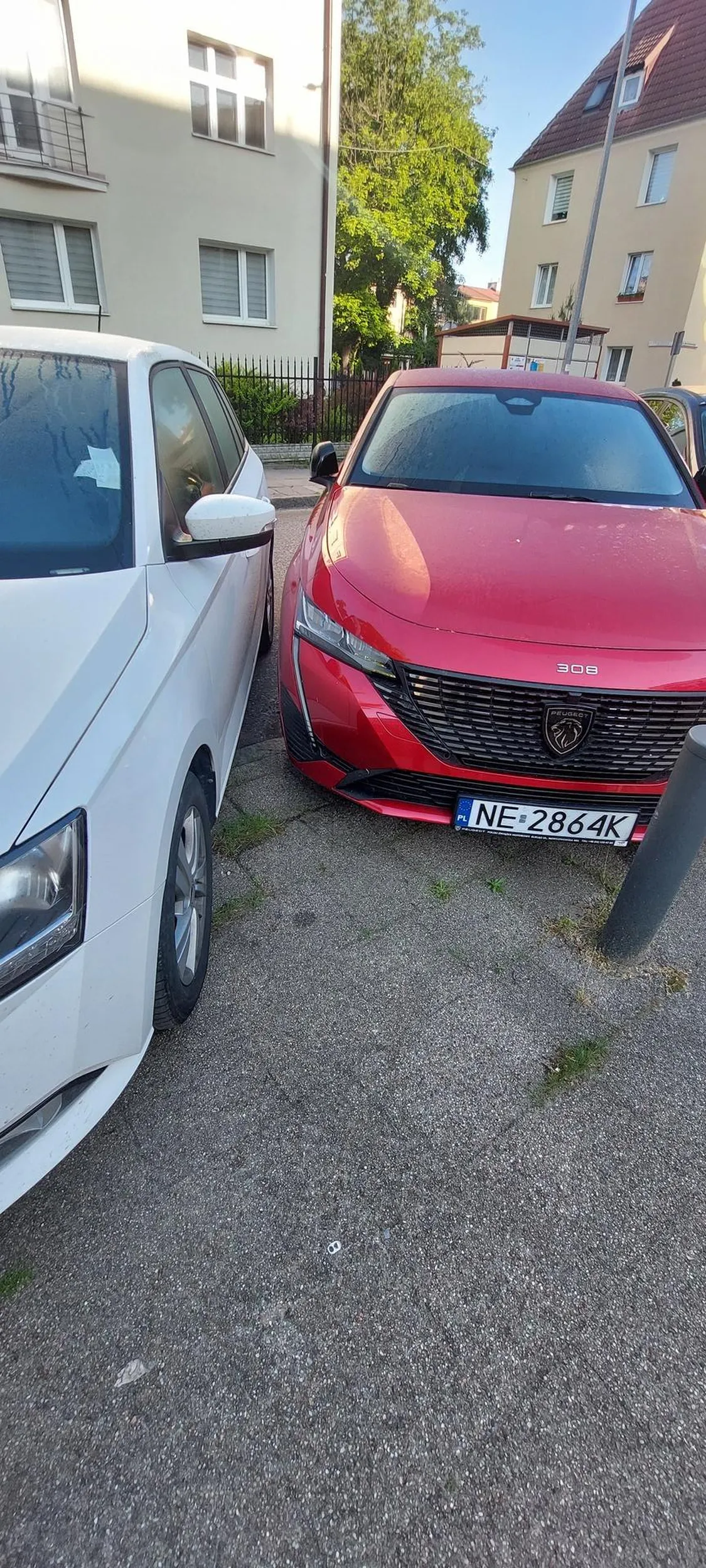 Następnym razem nie będę wskakiwał przez drzwi pasażera.. ;) Dla właściciela może skończyć się to drogą wizytą u blacharza