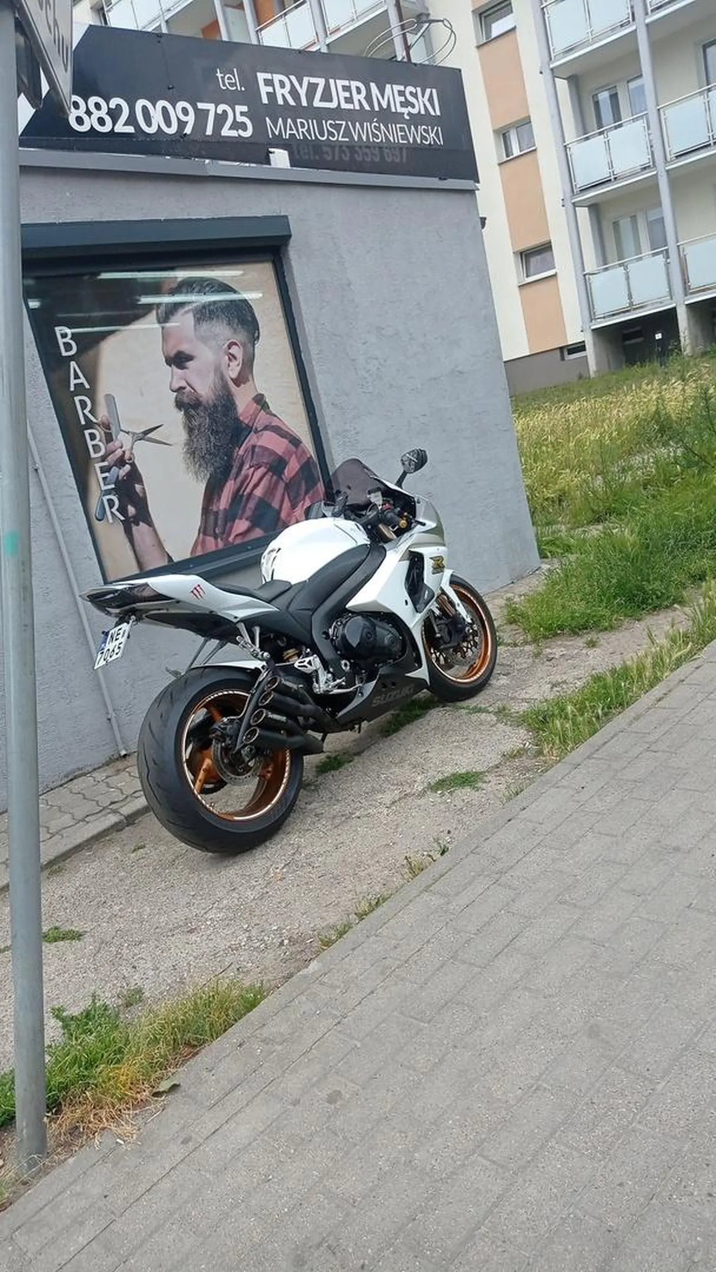 Bardzo piękny motocykl pozdrawiam
