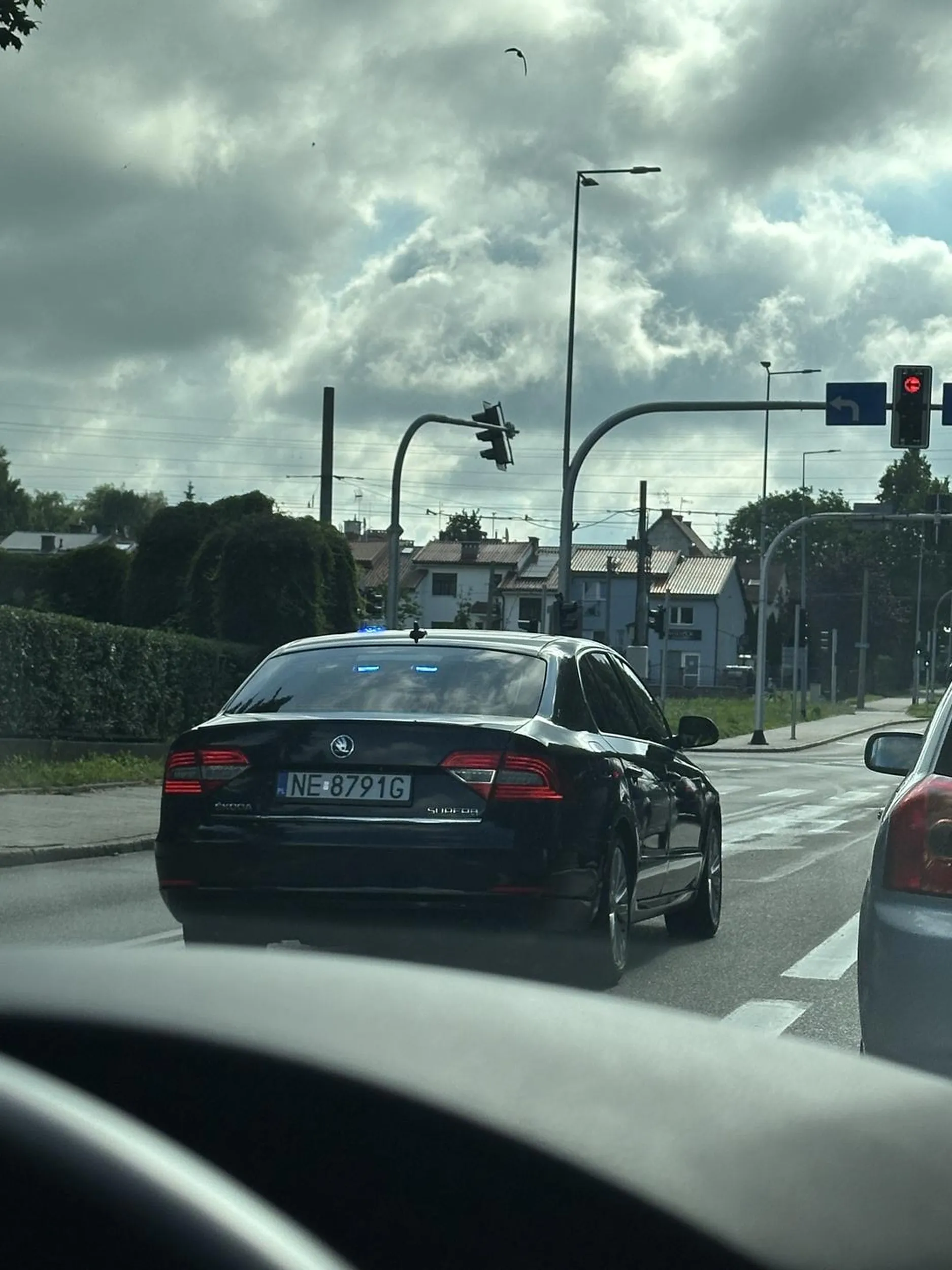 radiowóz Skoda SuperB z WRD KMP Elbląg