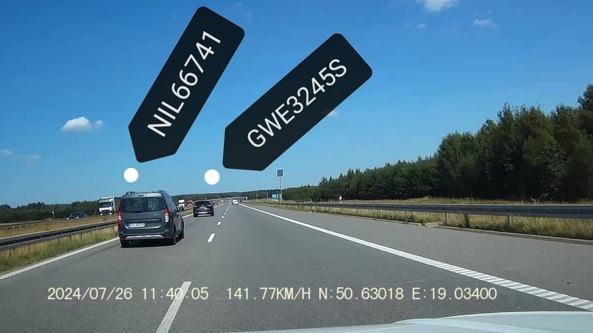 26.07.2024. A1, okolice Częstochowy. Miszcz lewego pasa... I to w stadzie... Jedziesz 130? To zjedź na prawy! Miejsce masz.