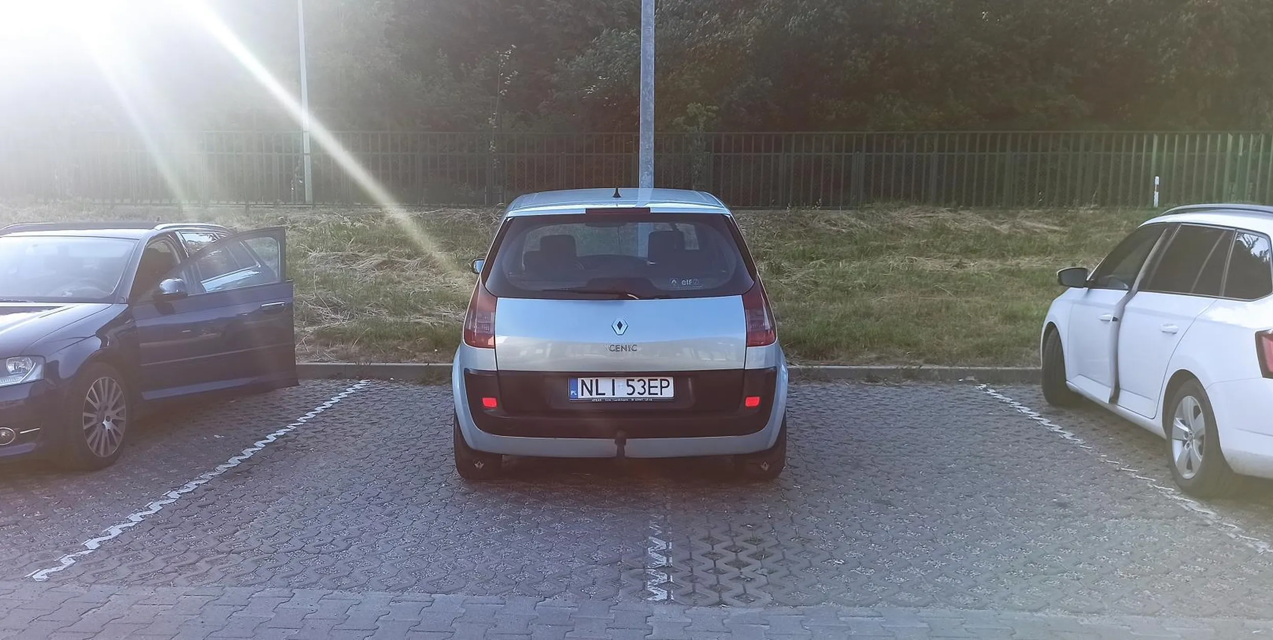 Pan nie przykłada się do parkowania.