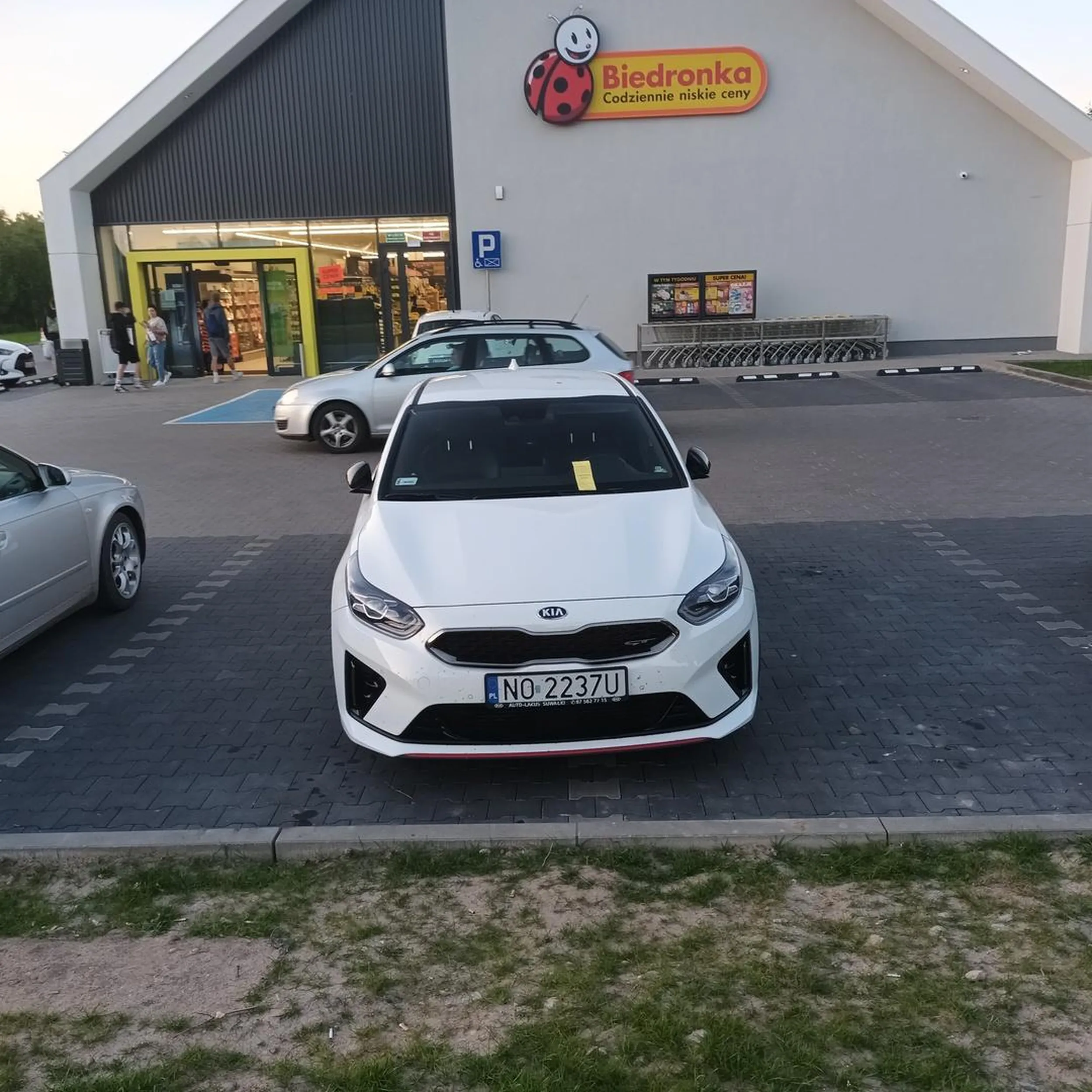 Za to parkowanie karny kutas to za mało pało.