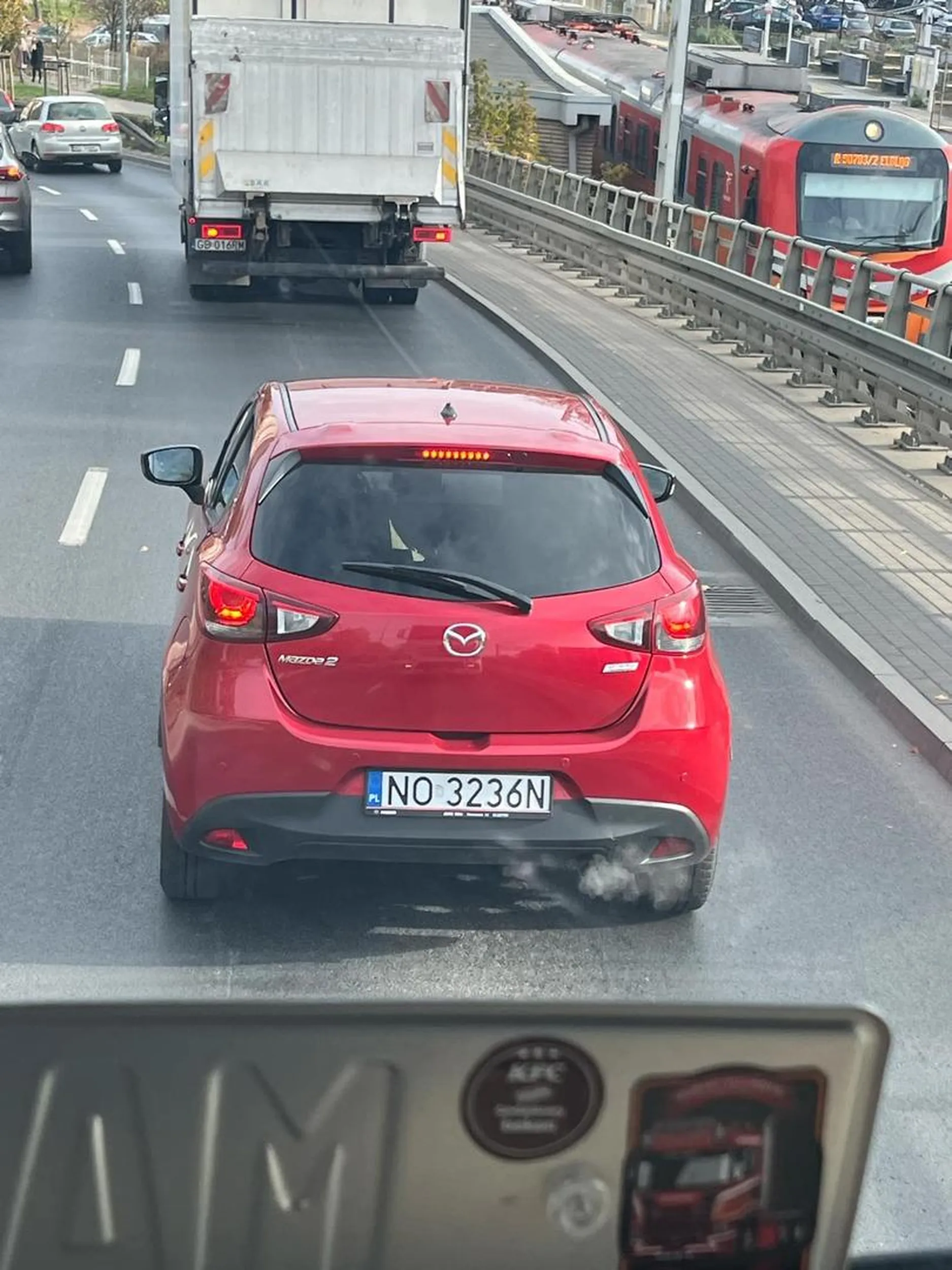 Odpierdala dziwne akcje Nie polecam