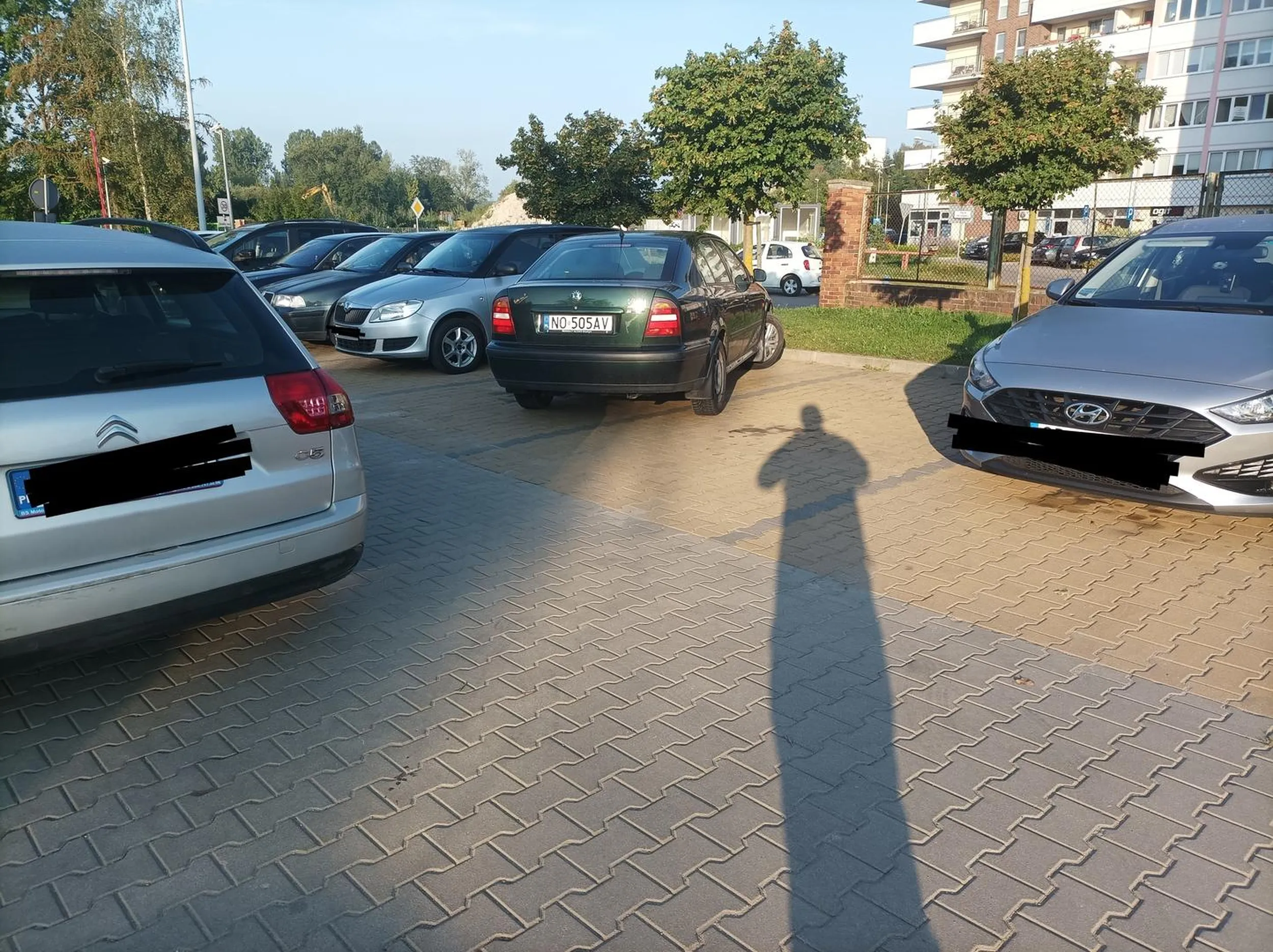 Gratuluję umiejętności parkowania kolejna osoba musi parkować kilometr dalej przez takie osoby ?