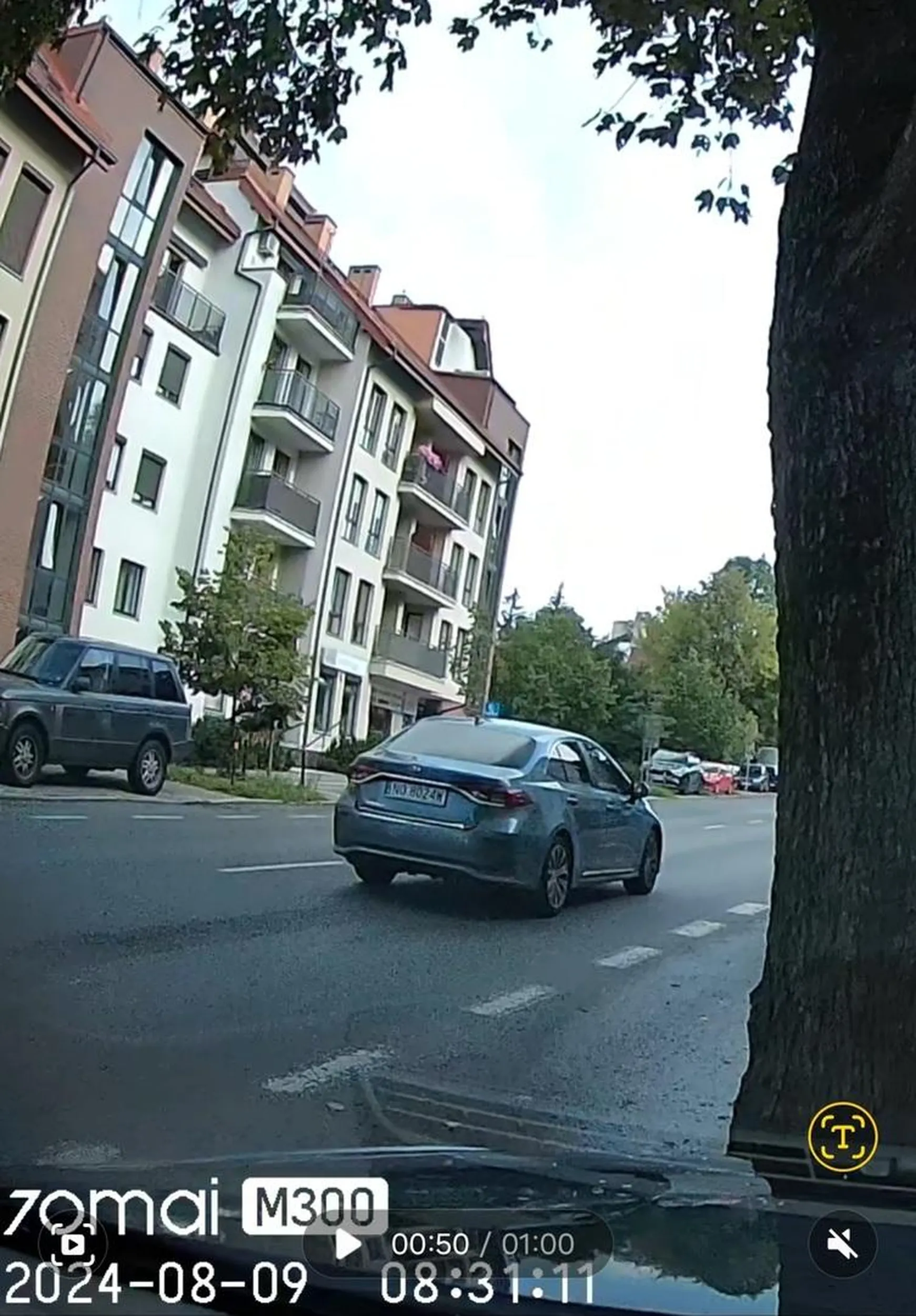 Ta pani nie zwracam na znaki drogowe ograniczenie do 40 pędzi jak szalona