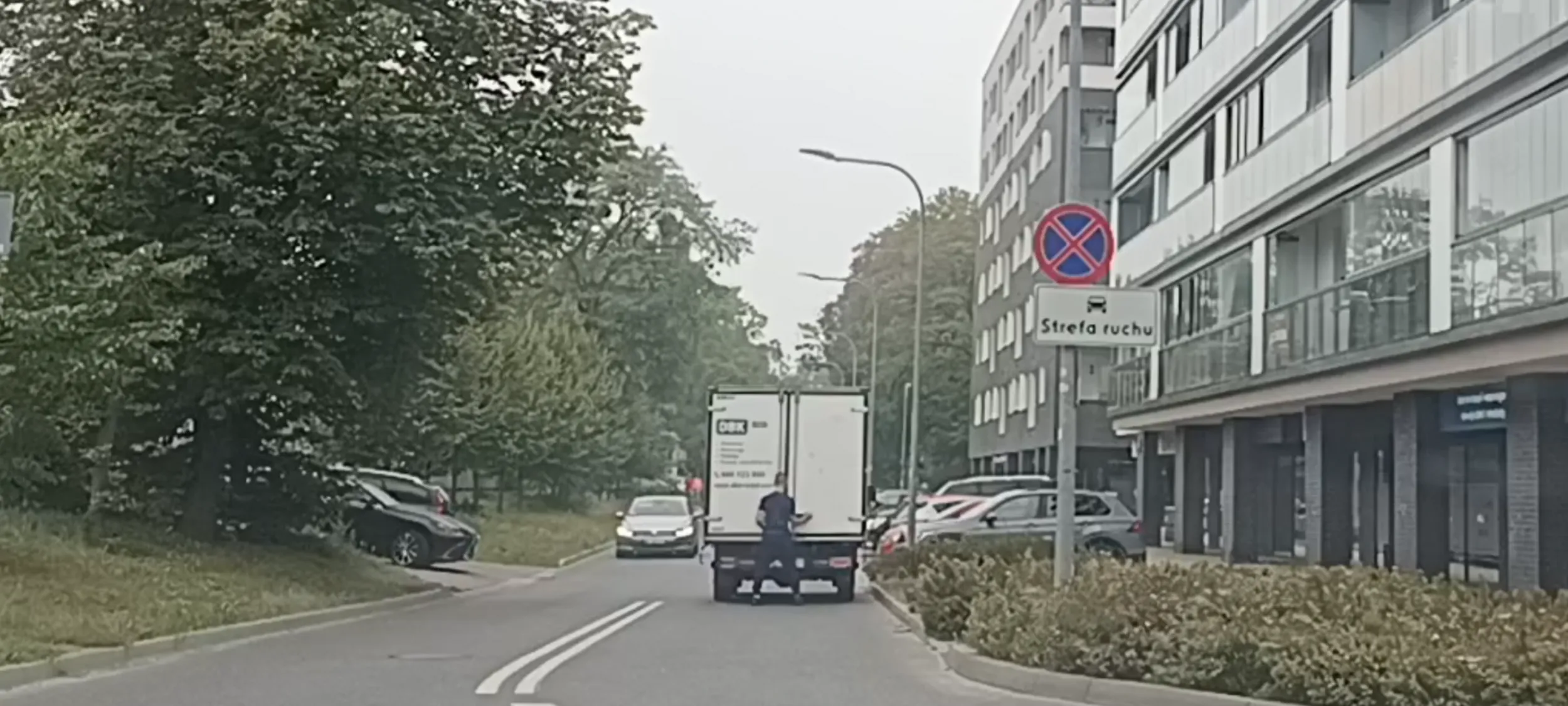 Pacan stanął na zakazie zatrzymywania się i postoju