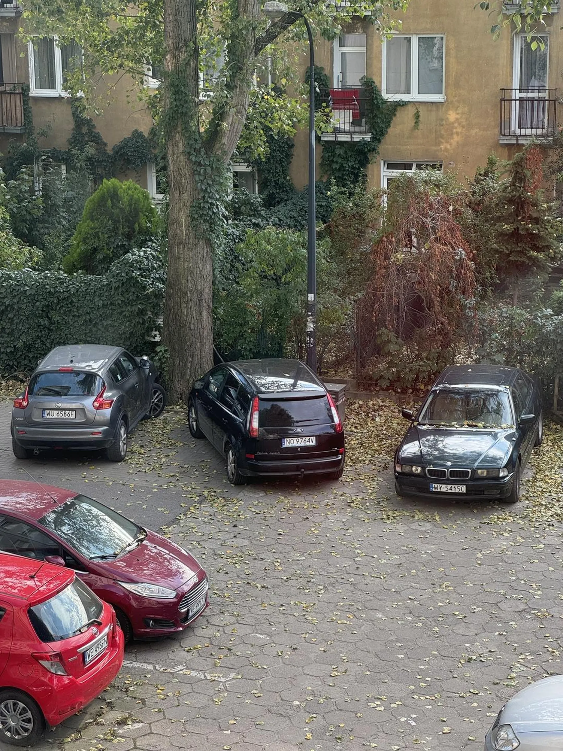 weź chociaż parkuj na jednym miejscu a nie na dwóch :/ to serio nie jest takie trudne