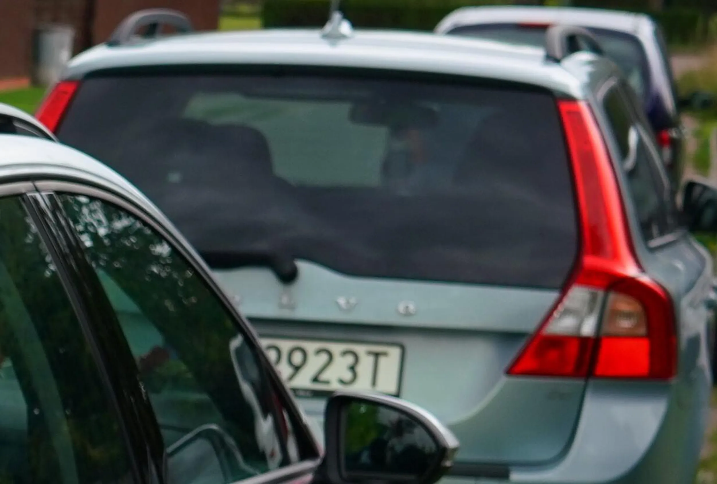 parkowanie na styk specjalnie cofa jak najblizej zderzaka a z przodu duzo miejsca