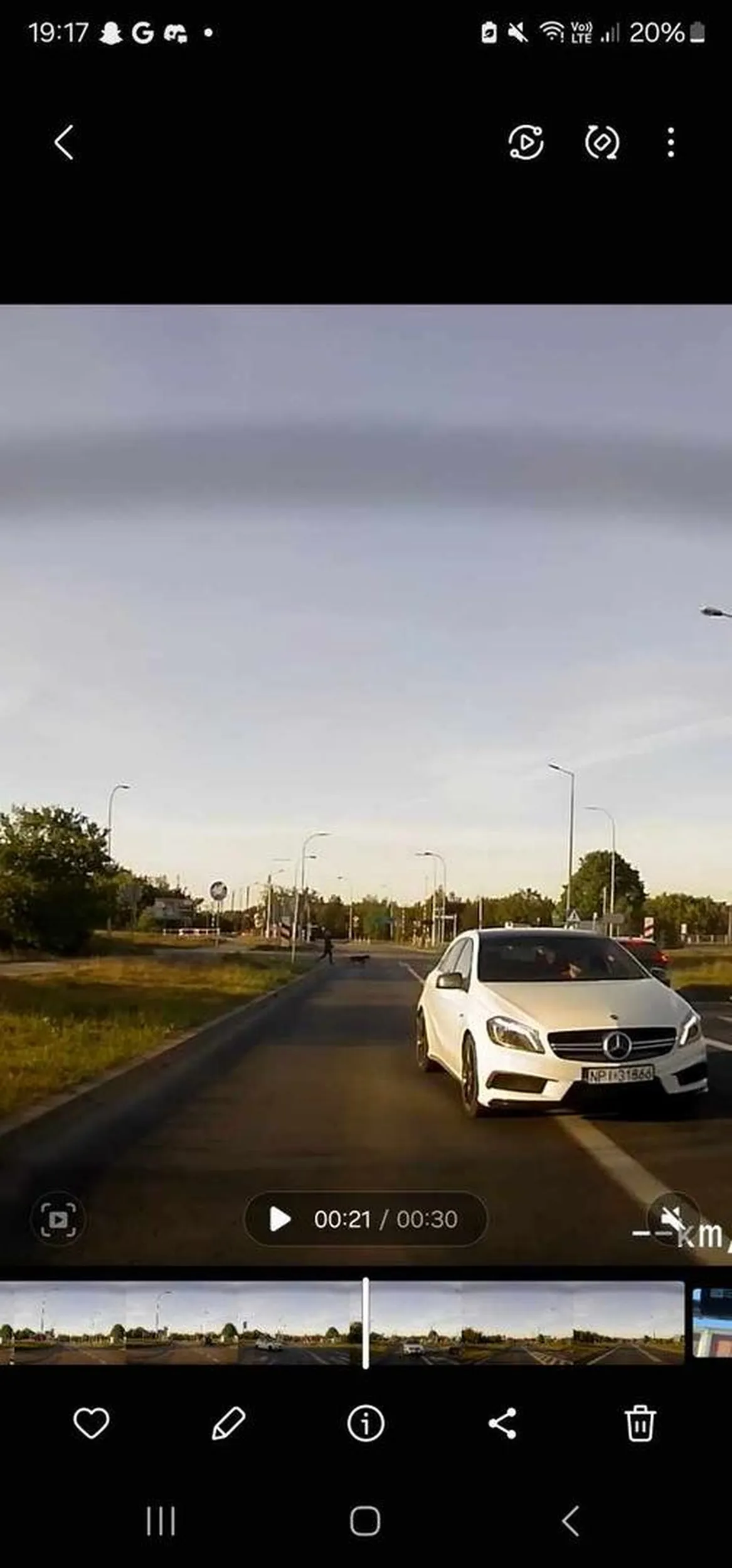 Jak chcesz się popisać zapraszam na tor, a nie chcesz pokazać że jesteś fajny ?Naucz się jeździć a nie jak pizd@ wyprzedzasz ?