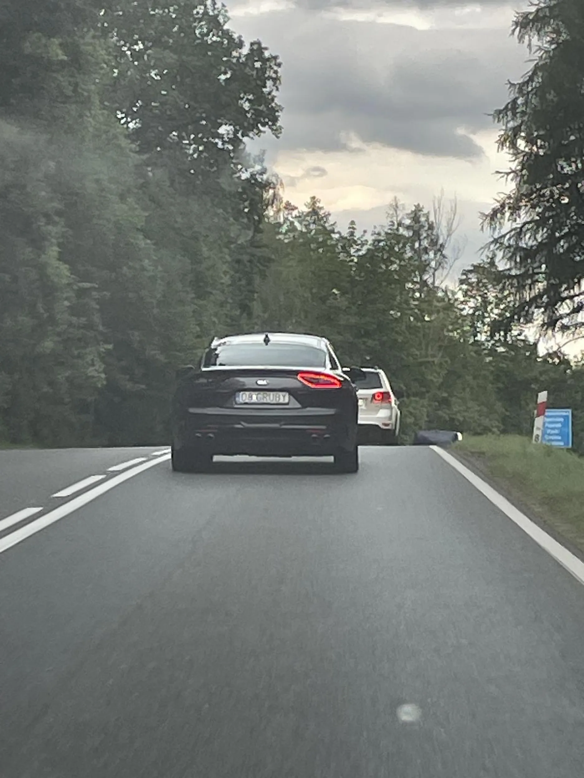 podwójna ciągła nie jest mu obca