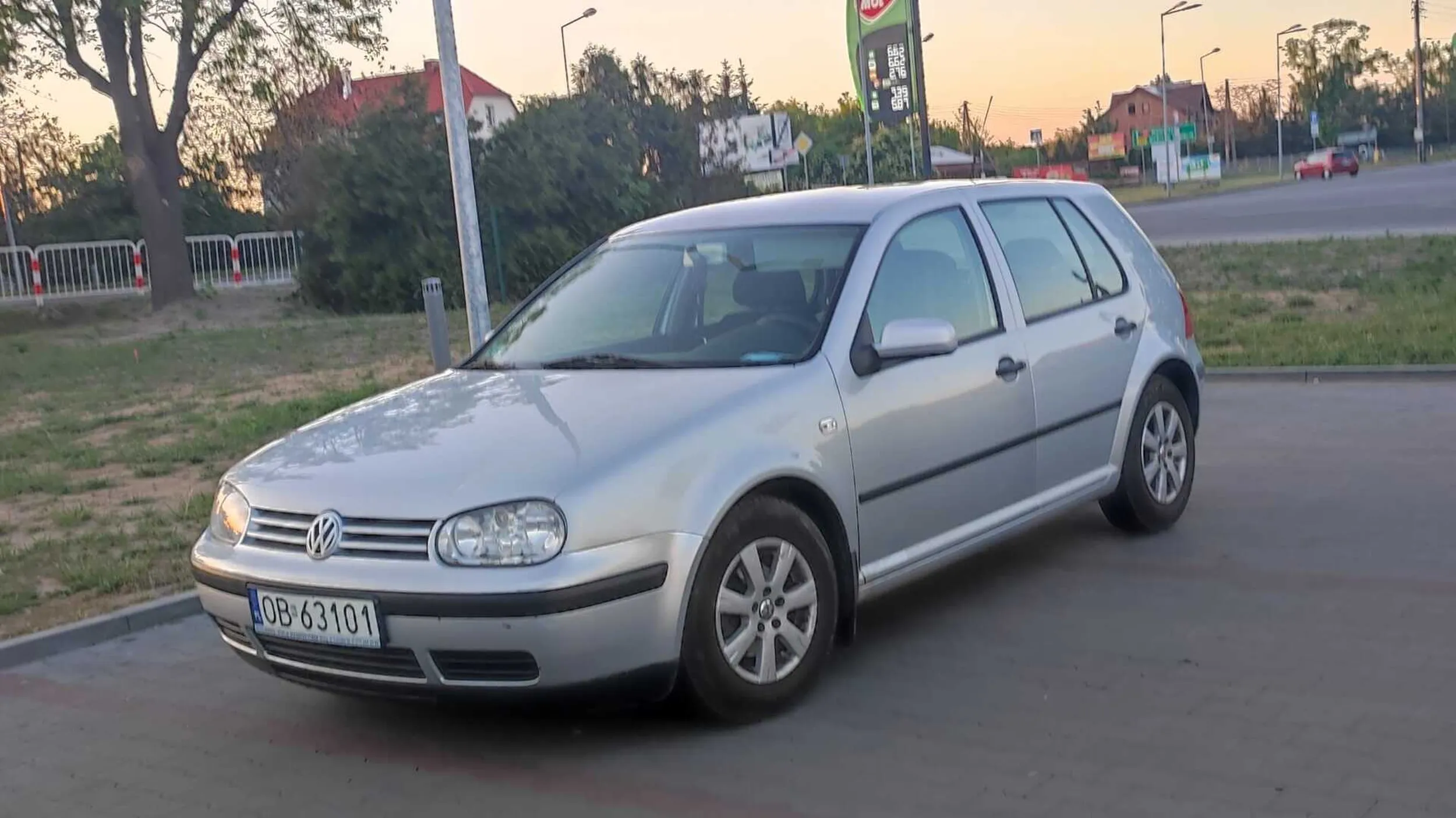 No coż my rzec. Mistrz parkowania, zaparkować równolegle na miejscach prostopadłych?