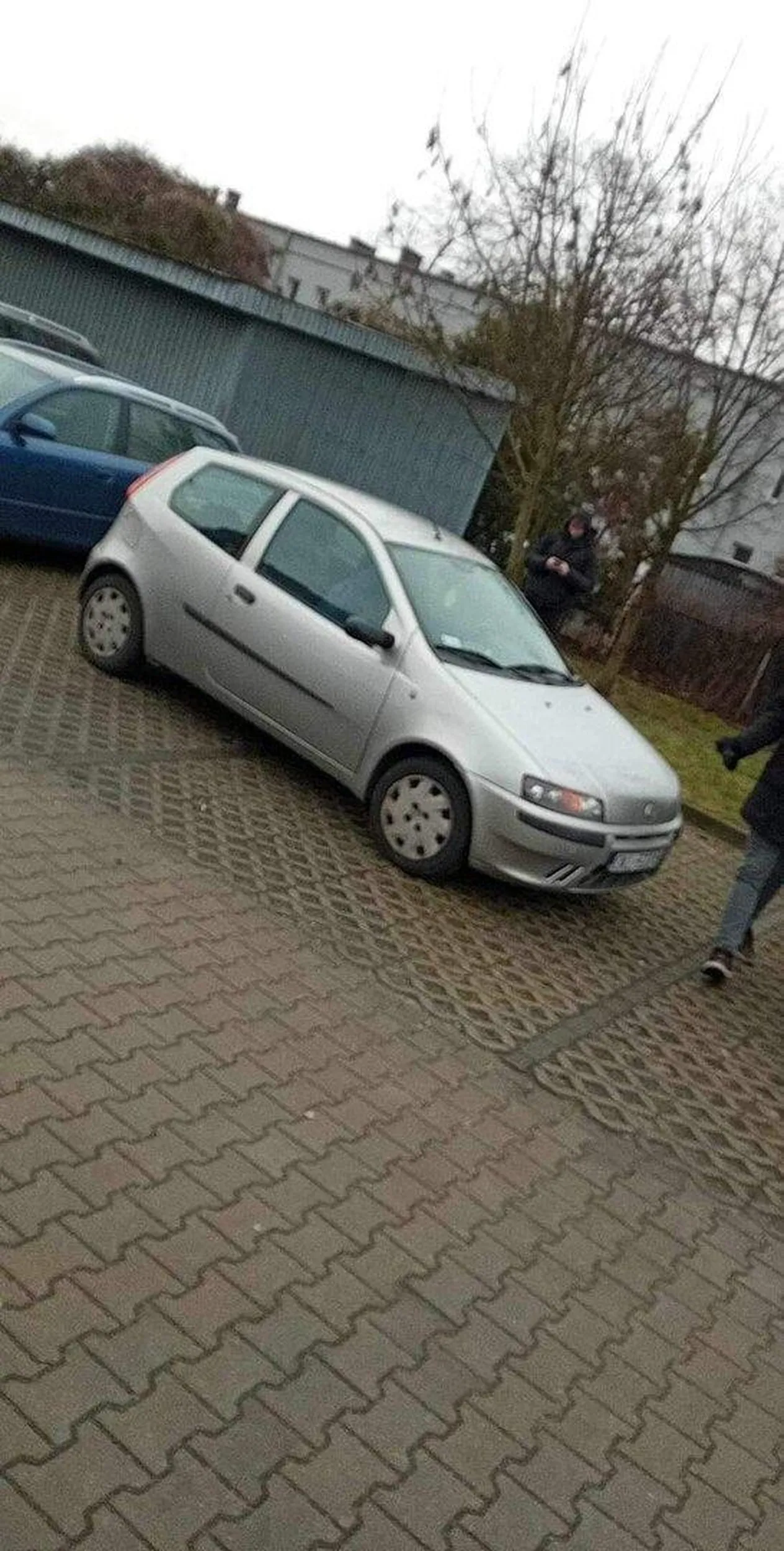 Nie pozdrawiam serdecznie kierowcy, staje bokiem na parkingu