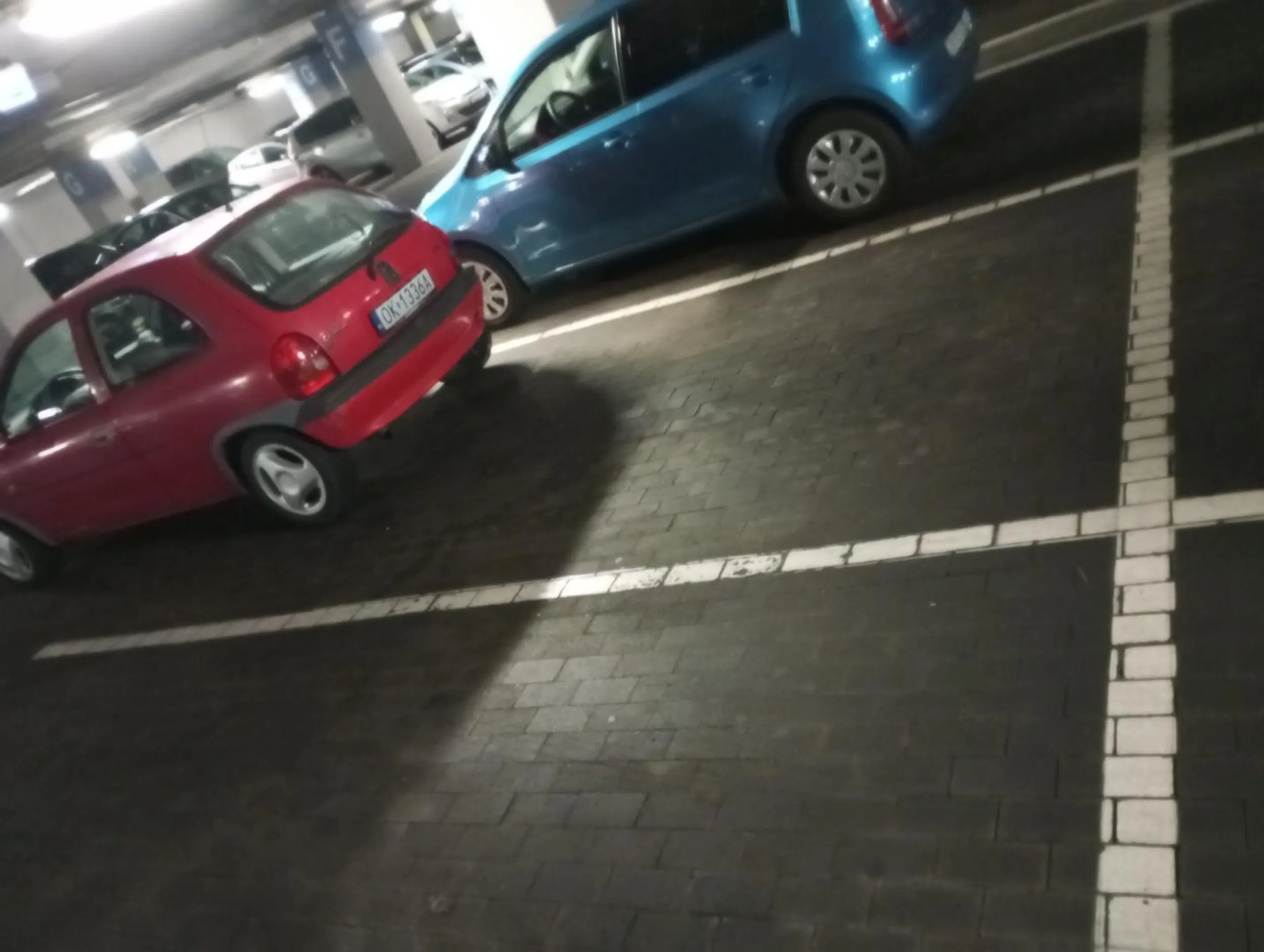 Super parkowanie. Trzeba mijać, jeszcze rozumiem gdyby było mało miejsca do manewru XD.