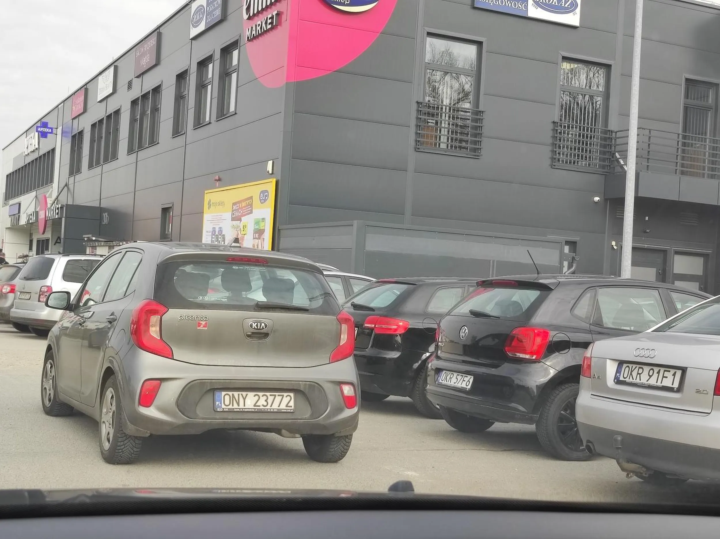 Dziadu naucz się parkować albo prawko do zabrania