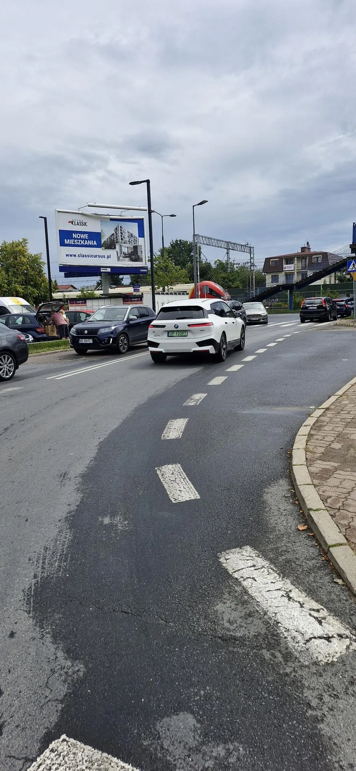 Poczytaj przepisy, ustąp pieszemu I zwolnij.