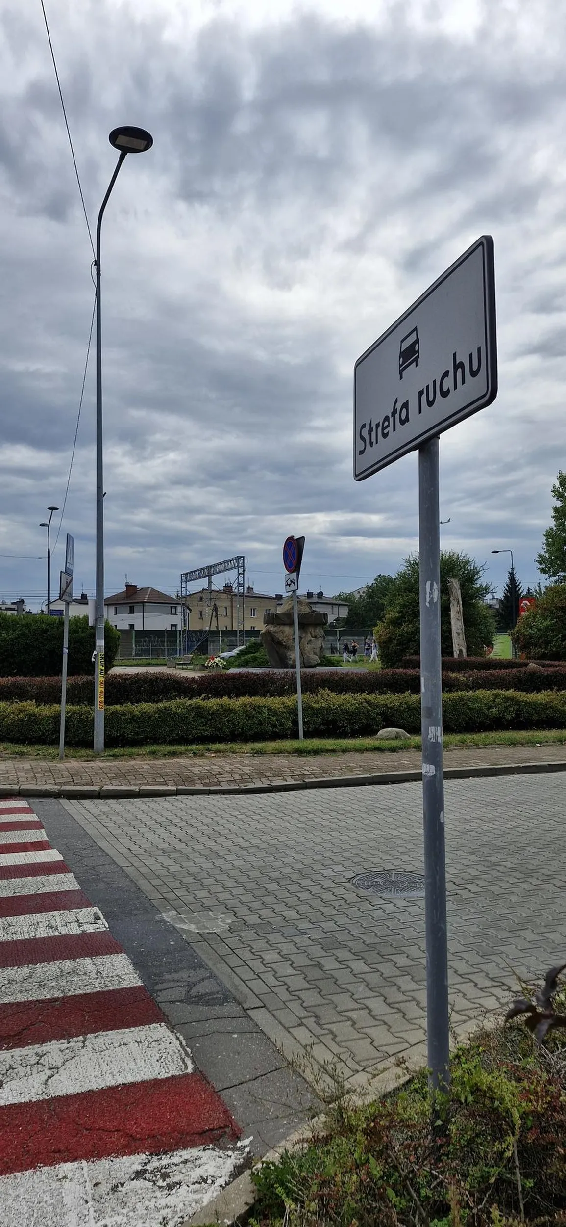 Poczytaj przepisy, ustąp pieszemu I zwolnij.