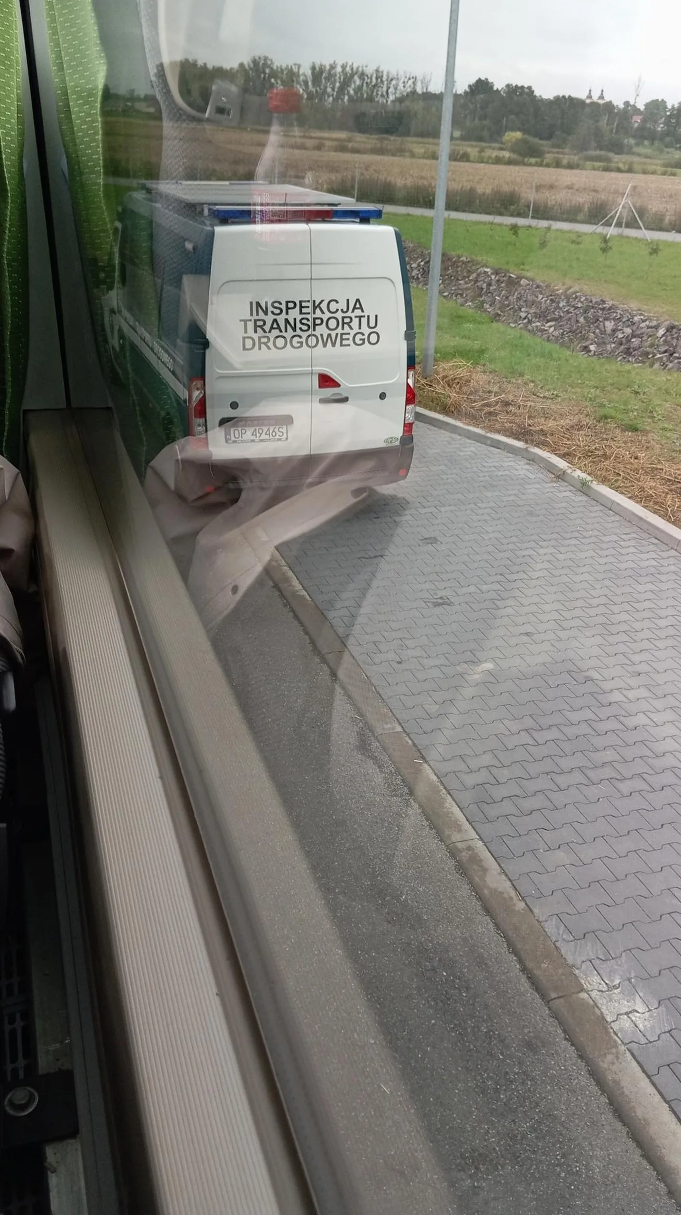 nie polecam kierowcy zatrzymuje autokar i opóźnia wycieczkę