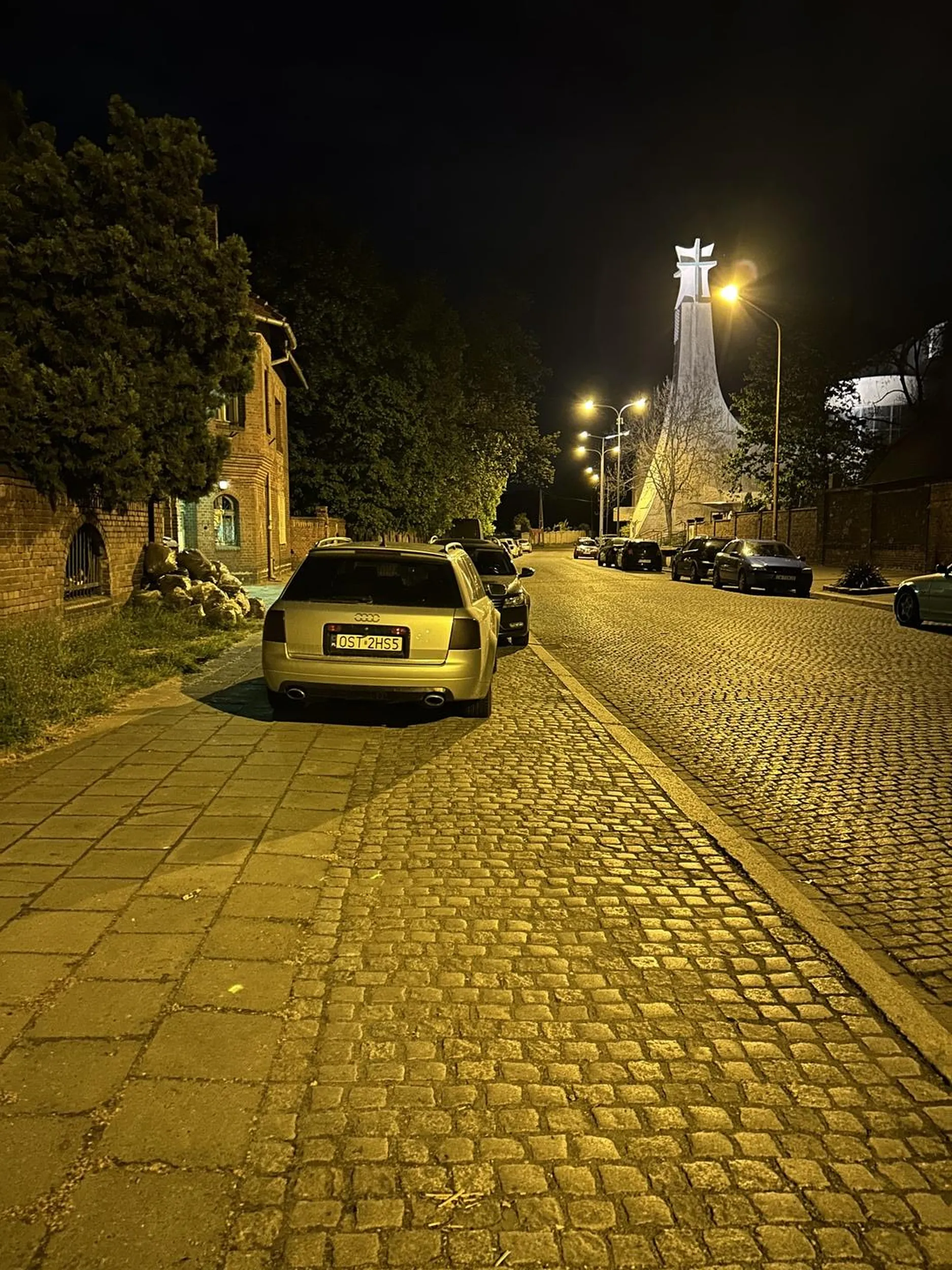 Naucz się parkować 4 zera na masce a 5 za kierownicą