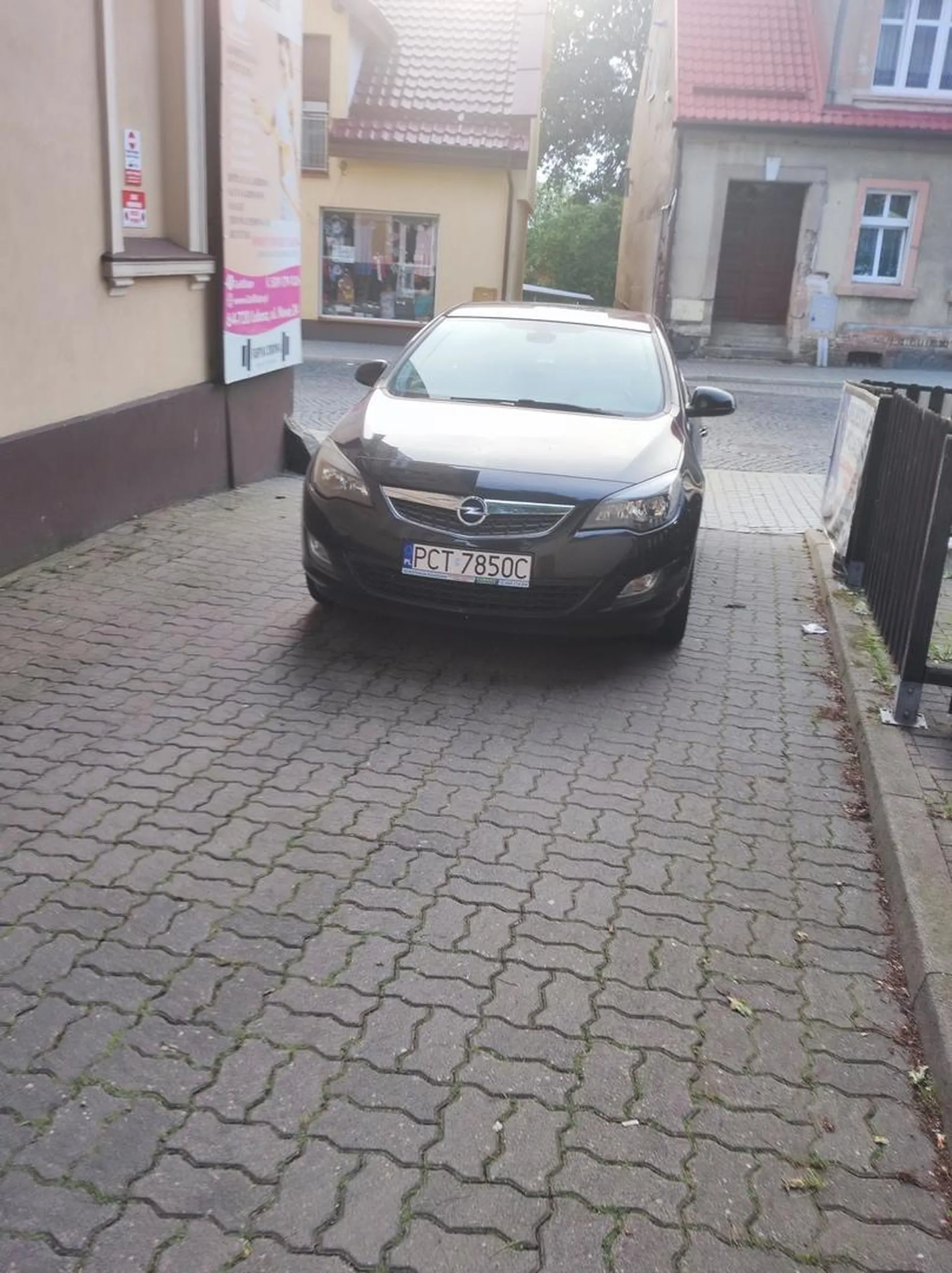 Kolejny burak blokujący wjazd