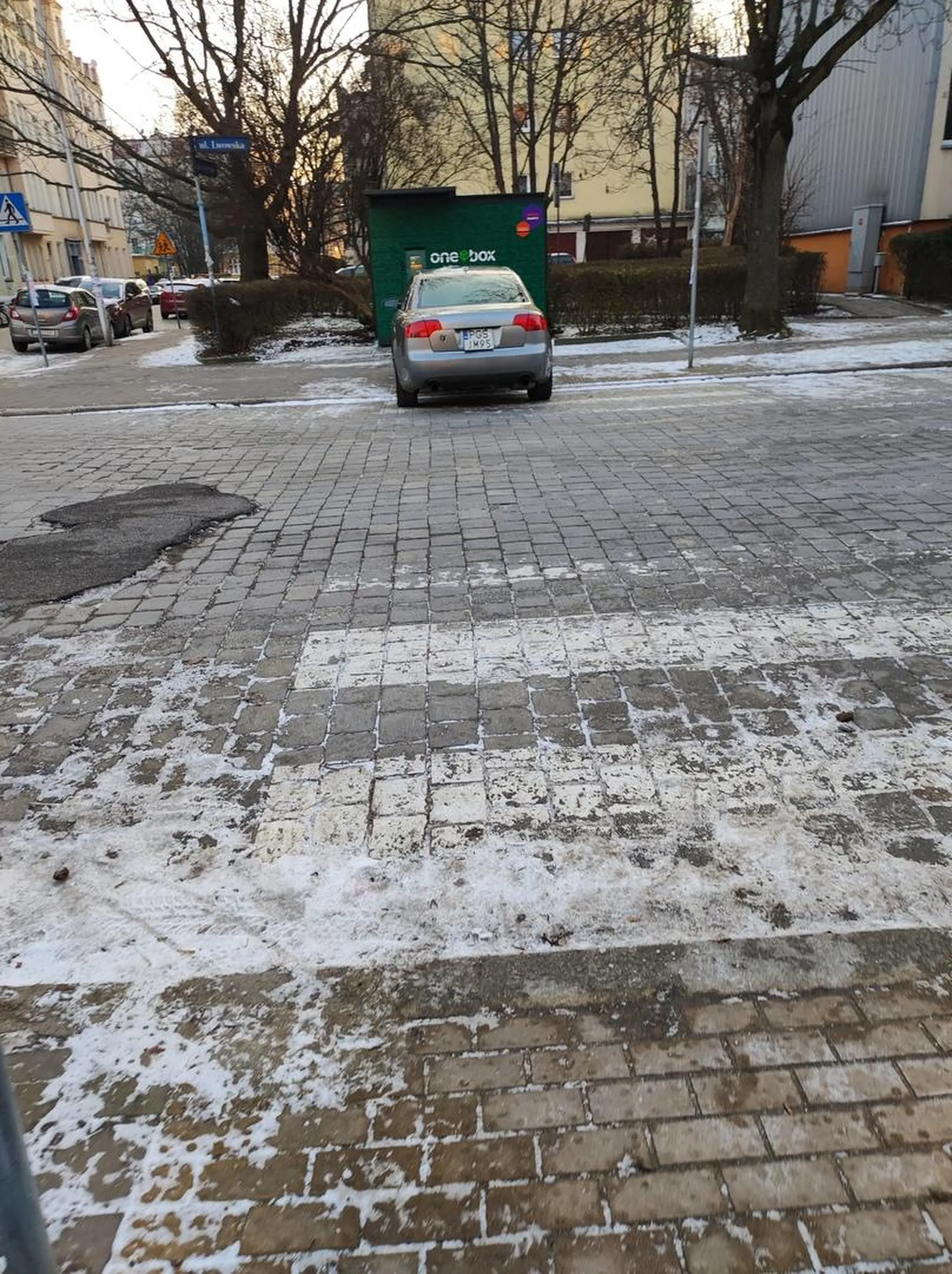 Miejsca dość wszędzie ale trzeba było na pasach ...