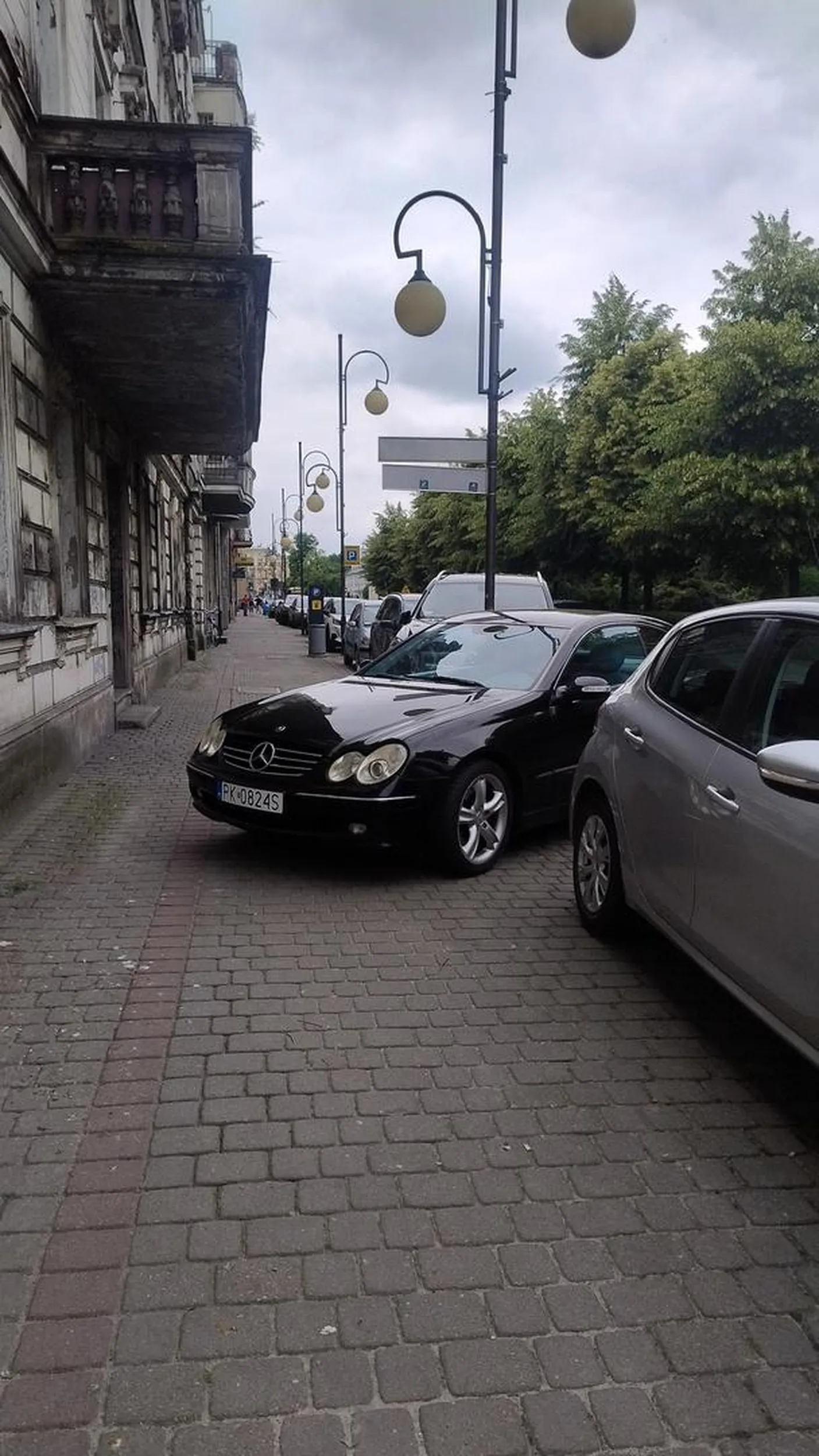 cymbał zaparkować nie potrafi