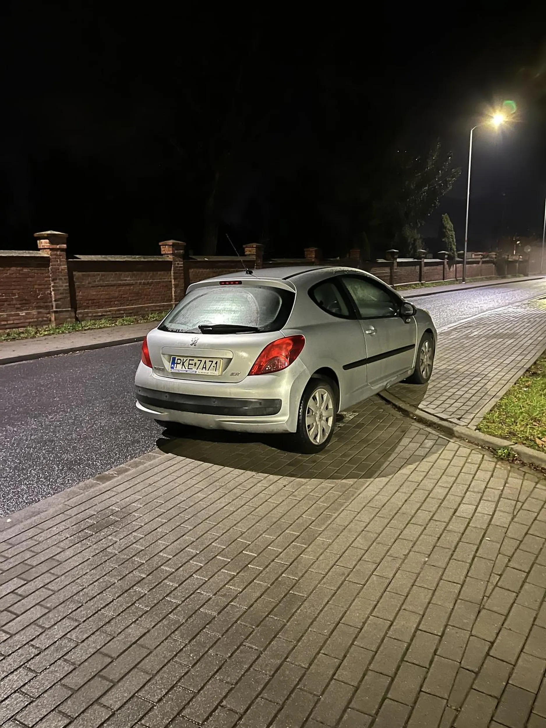 Pani parkuje gdzie popadnie