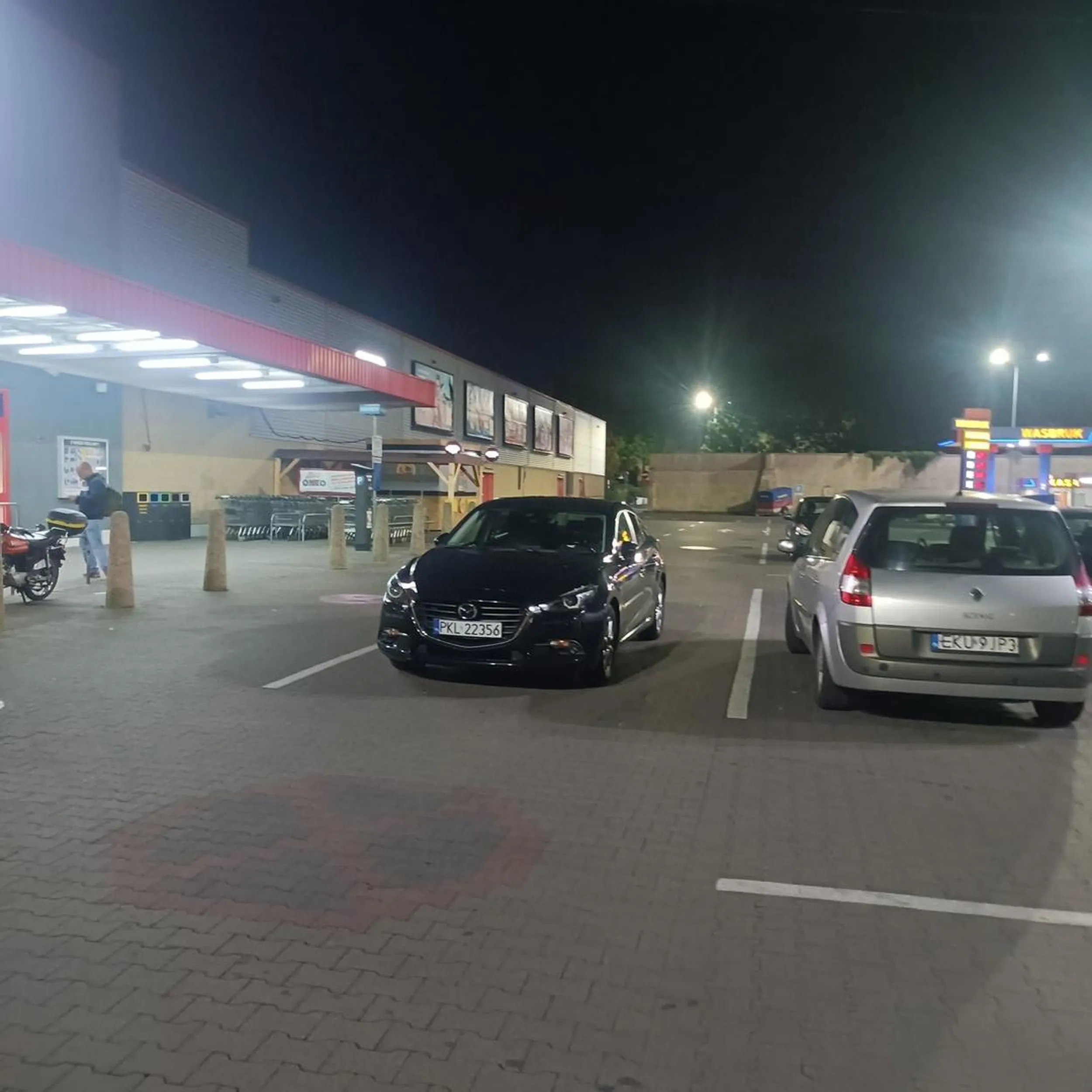 W sklepie się nie dało już stanąć?