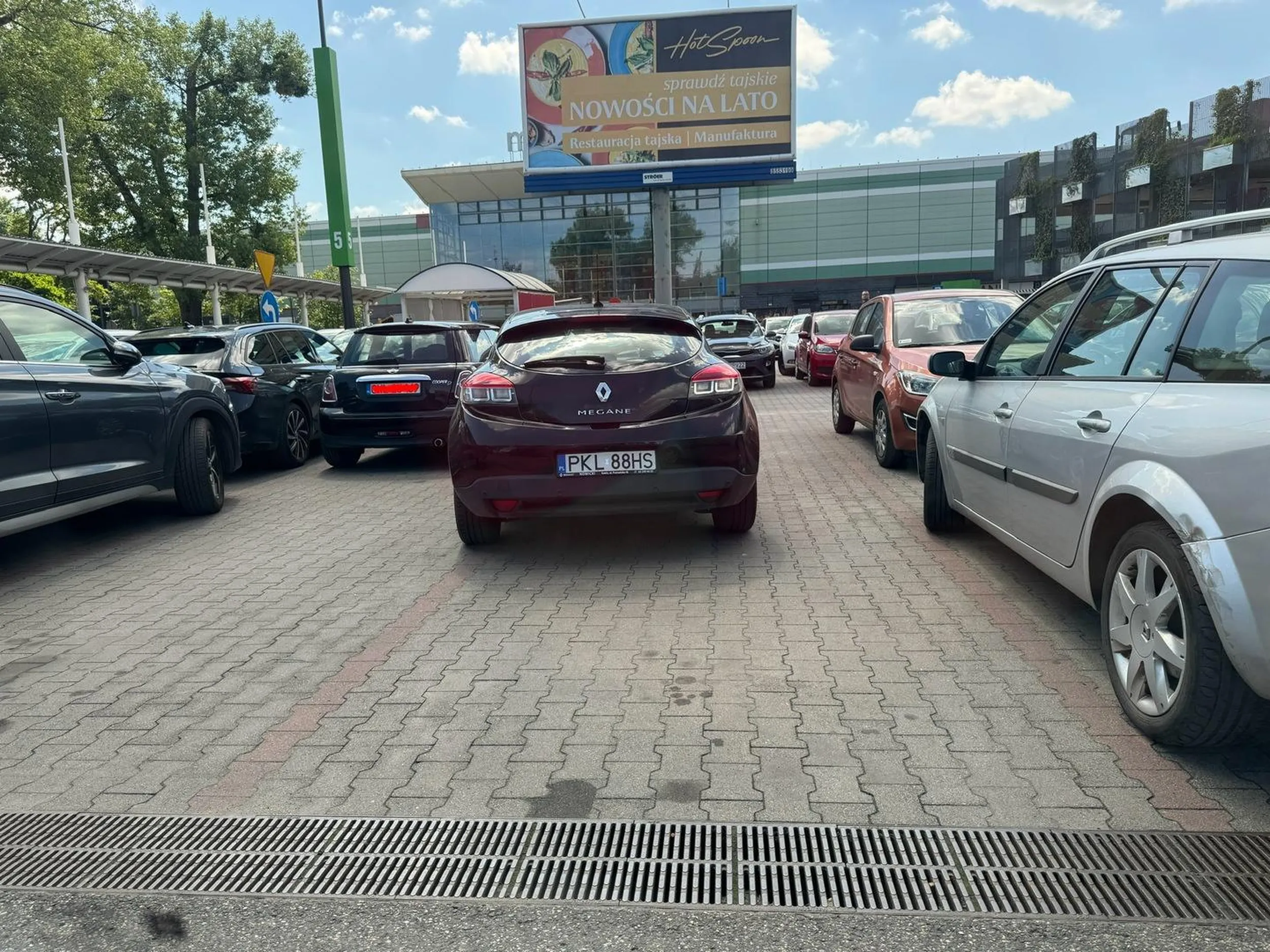 Mistrz parkowania na 4 miejscach.? Do szkoły na naukę parkowania. Łódź, Manufaktura.