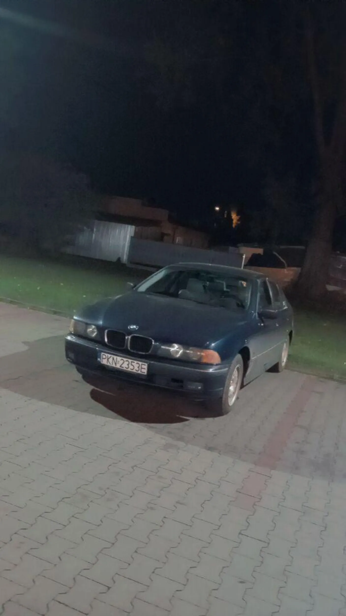 Ostatnio nas okręgówka pytała czy ktoś nie zna tej BMW właśnie kierowca szybki i pojeb