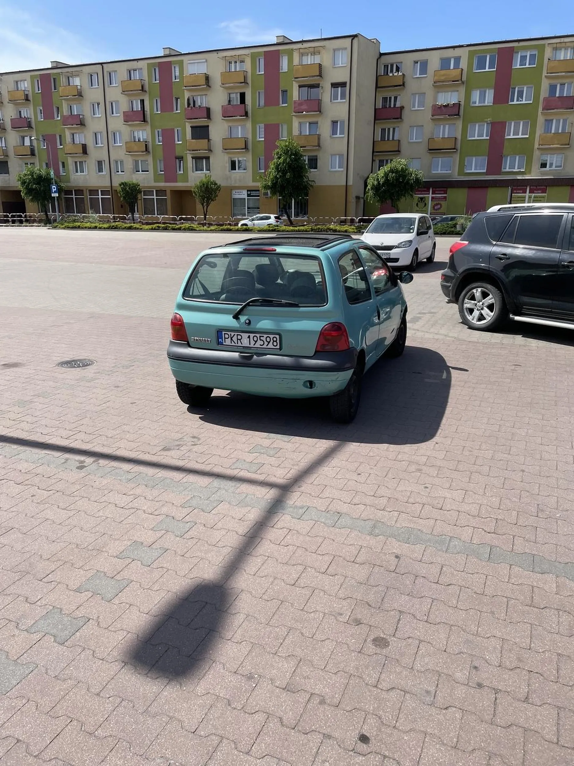 Takim małym gownem źle zaparkować.