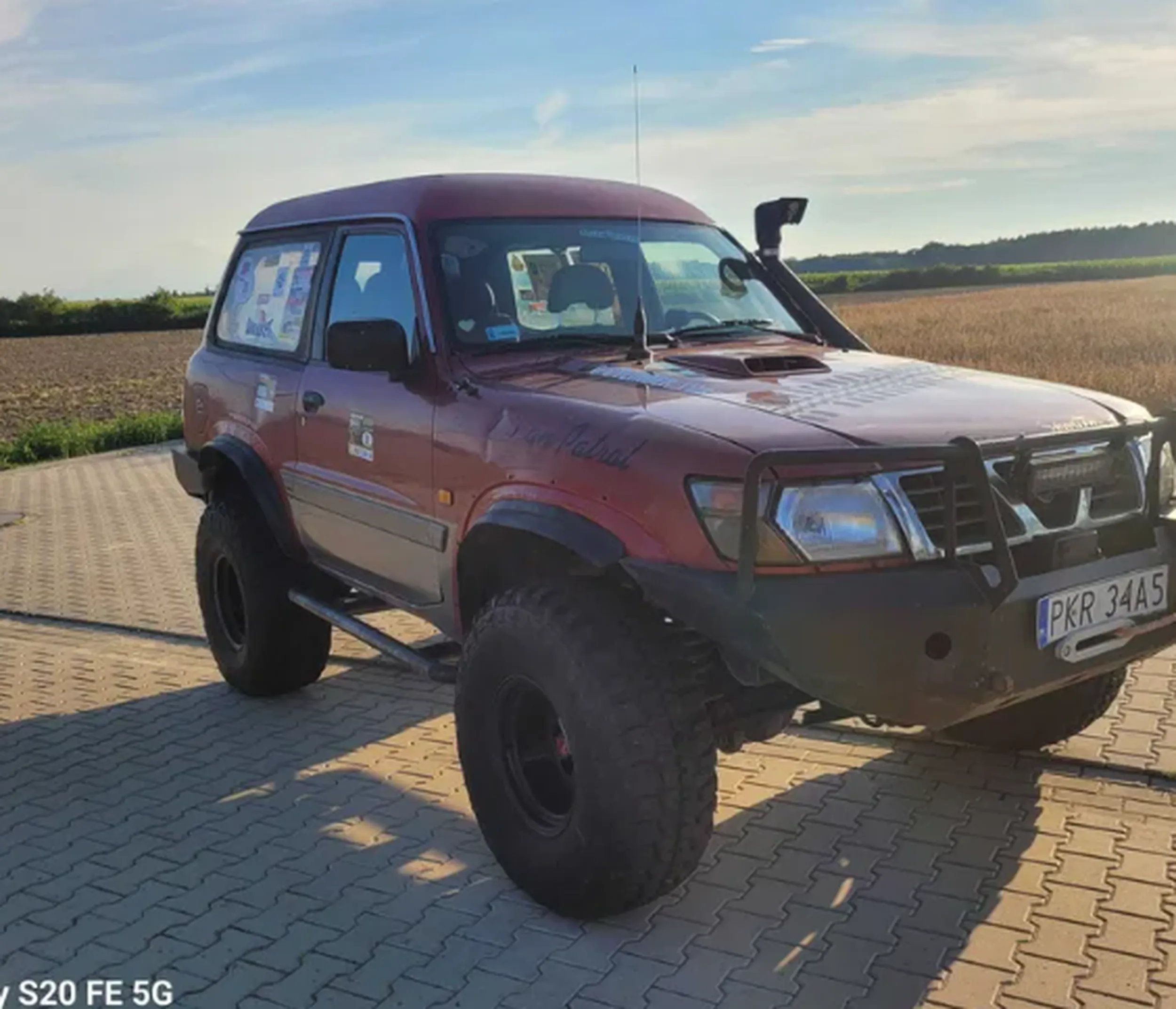 widzalem nissana patrola na podworku ktory kopcil tak bardzo ze moj pra dziad zle sie poczol mam nadzieje ze dostanie mandat