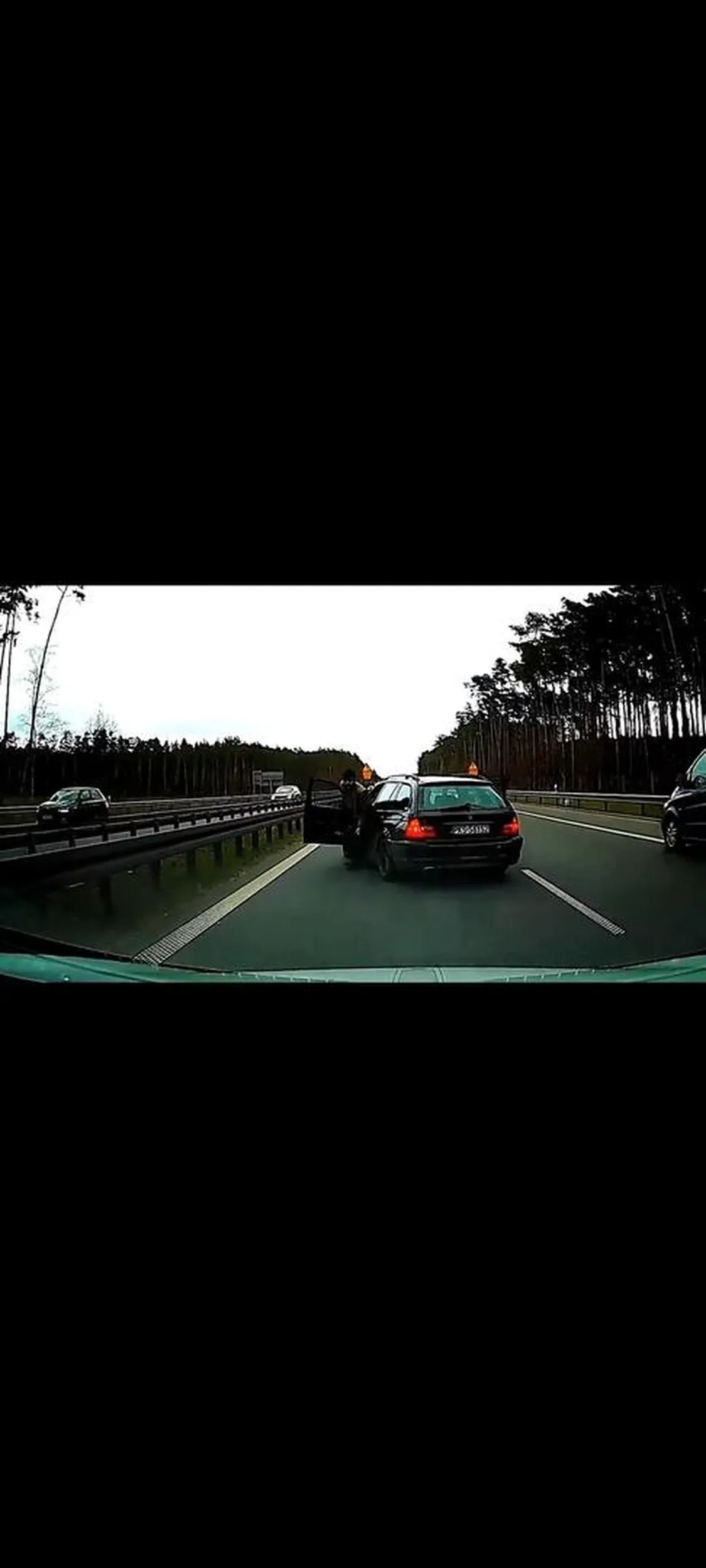 Skończona patologia za kółkiem. Bandyci narażający ludzi na katastrofę w ruchu drogowym.