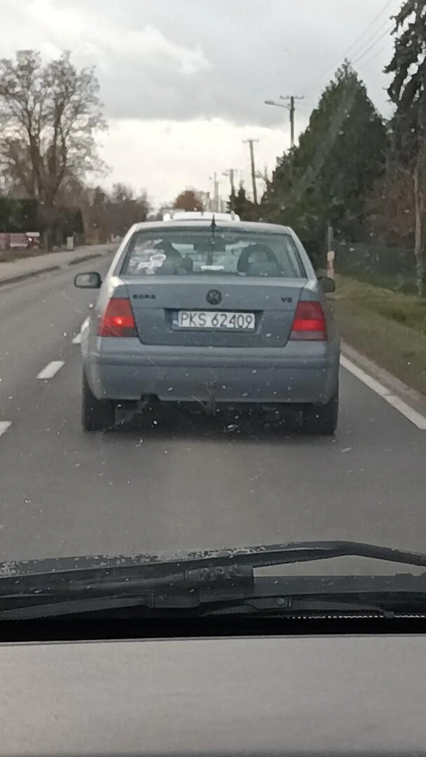 Jechalismy za toba (mazda) i jechali tez za toba jacys ludzie w czarnym Fiat Ulyse (ukraincy) i zablokowali ci droge w Łuszkowie na wysokosci cmentarza , Dobrze ze ci nic sie nie stalo bo bójka byla szybka ... Szacun zmiotles ich pieknie Jebac ukrainskie  **ierwa . Kobieta nagrywac zaczela to juz bylo po sprawie bo zaczoles spierniczać 3maj sie!